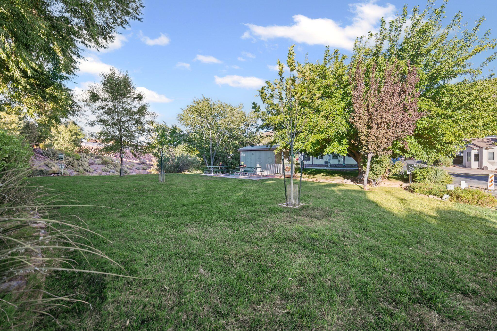 HARRISBURG LAKESIDE ESTATES - Residential