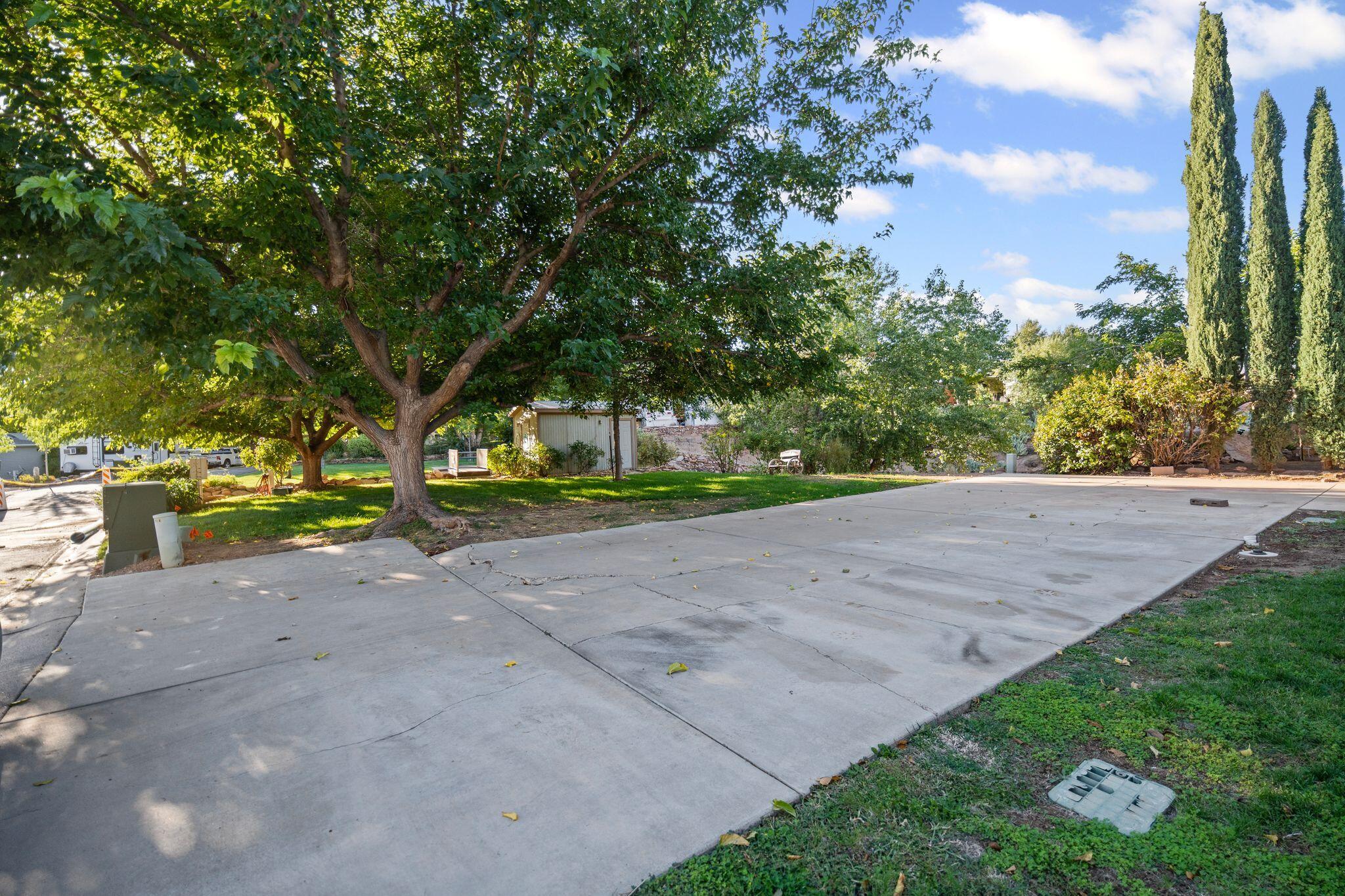 HARRISBURG LAKESIDE ESTATES - Residential