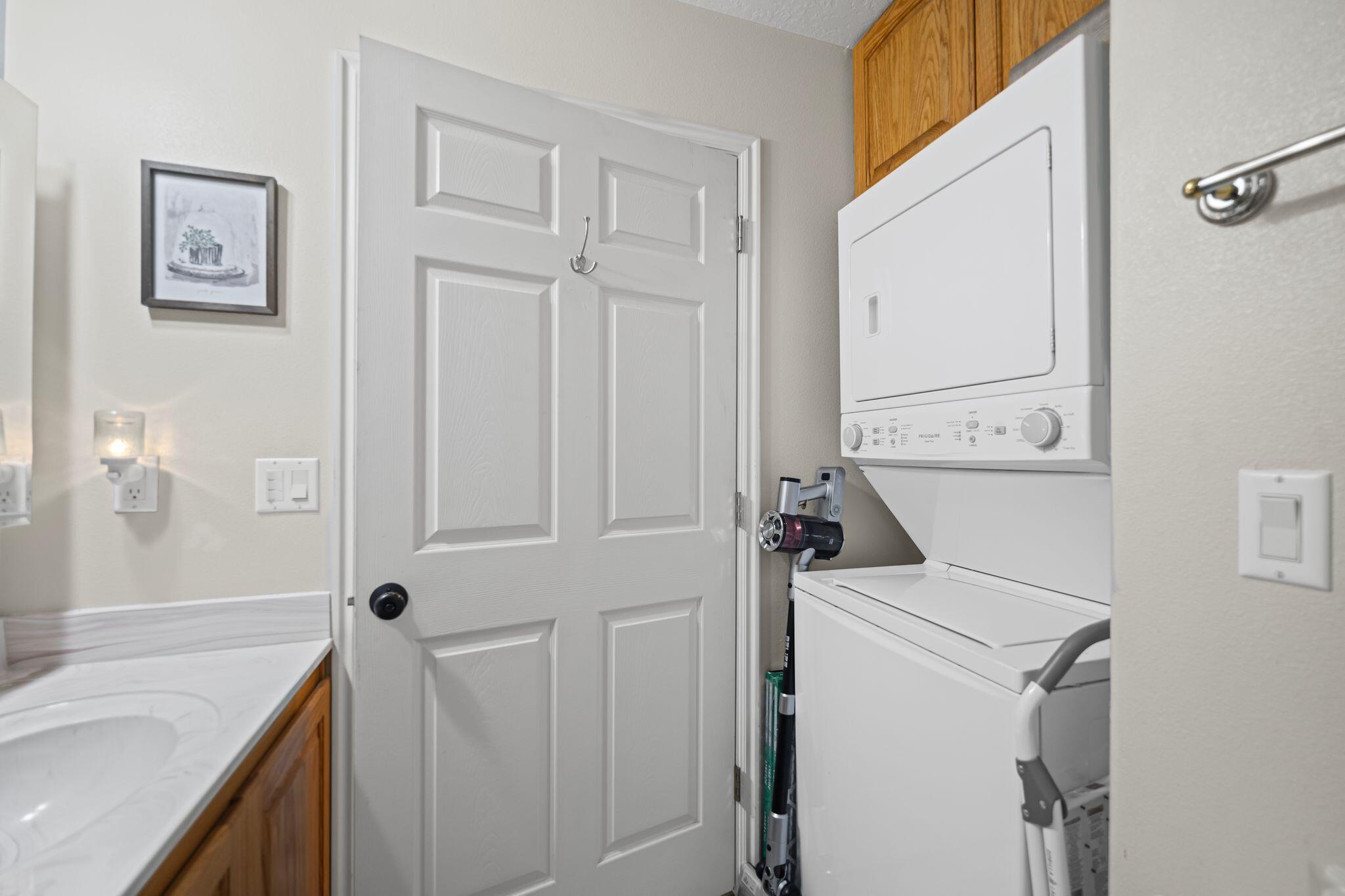 HARRISBURG LAKESIDE ESTATES - Residential