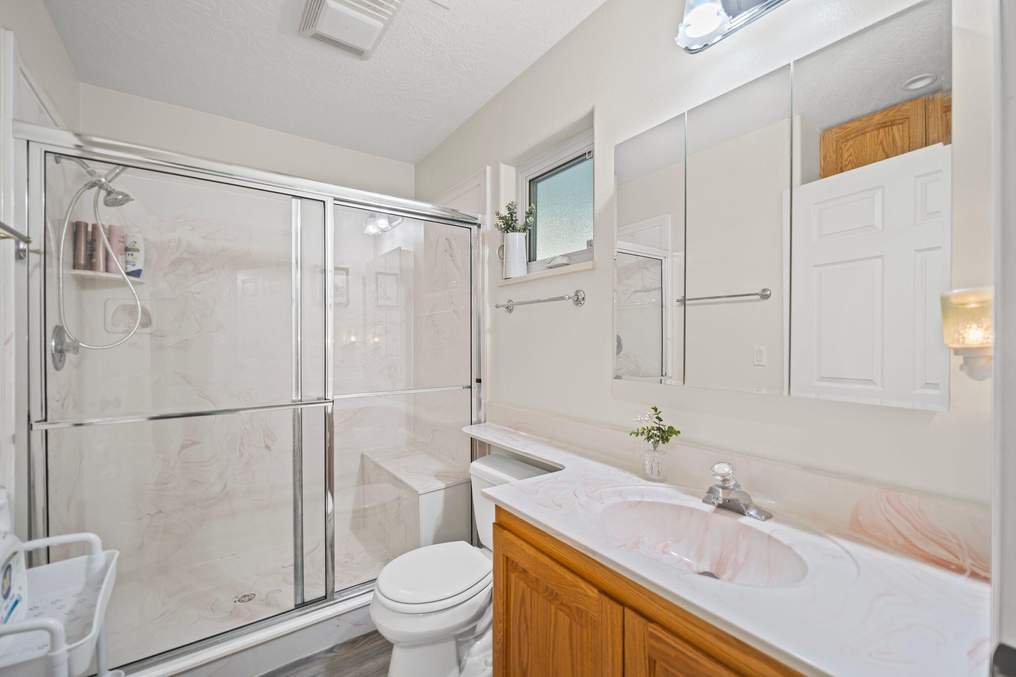 HARRISBURG LAKESIDE ESTATES - Residential