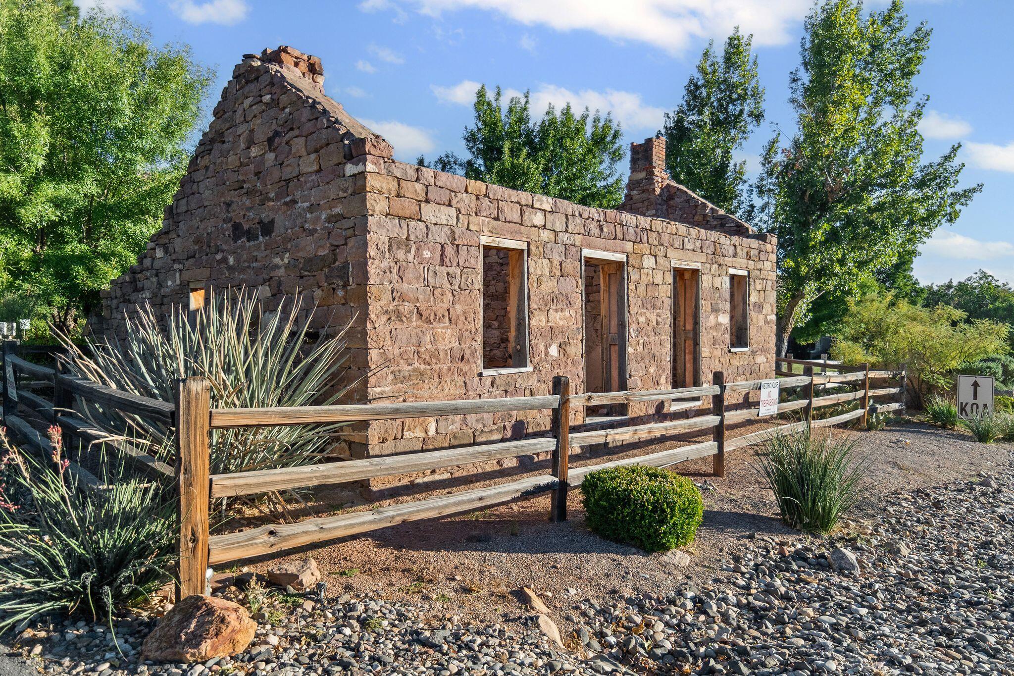 HARRISBURG LAKESIDE ESTATES - Residential