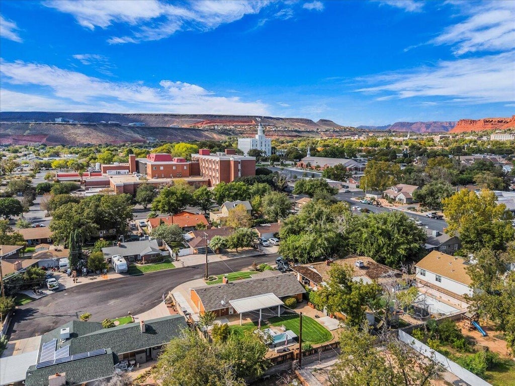 Photo of 549 S 440 East CIR, Saint George, UT 84770 (MLS # 26-277301)