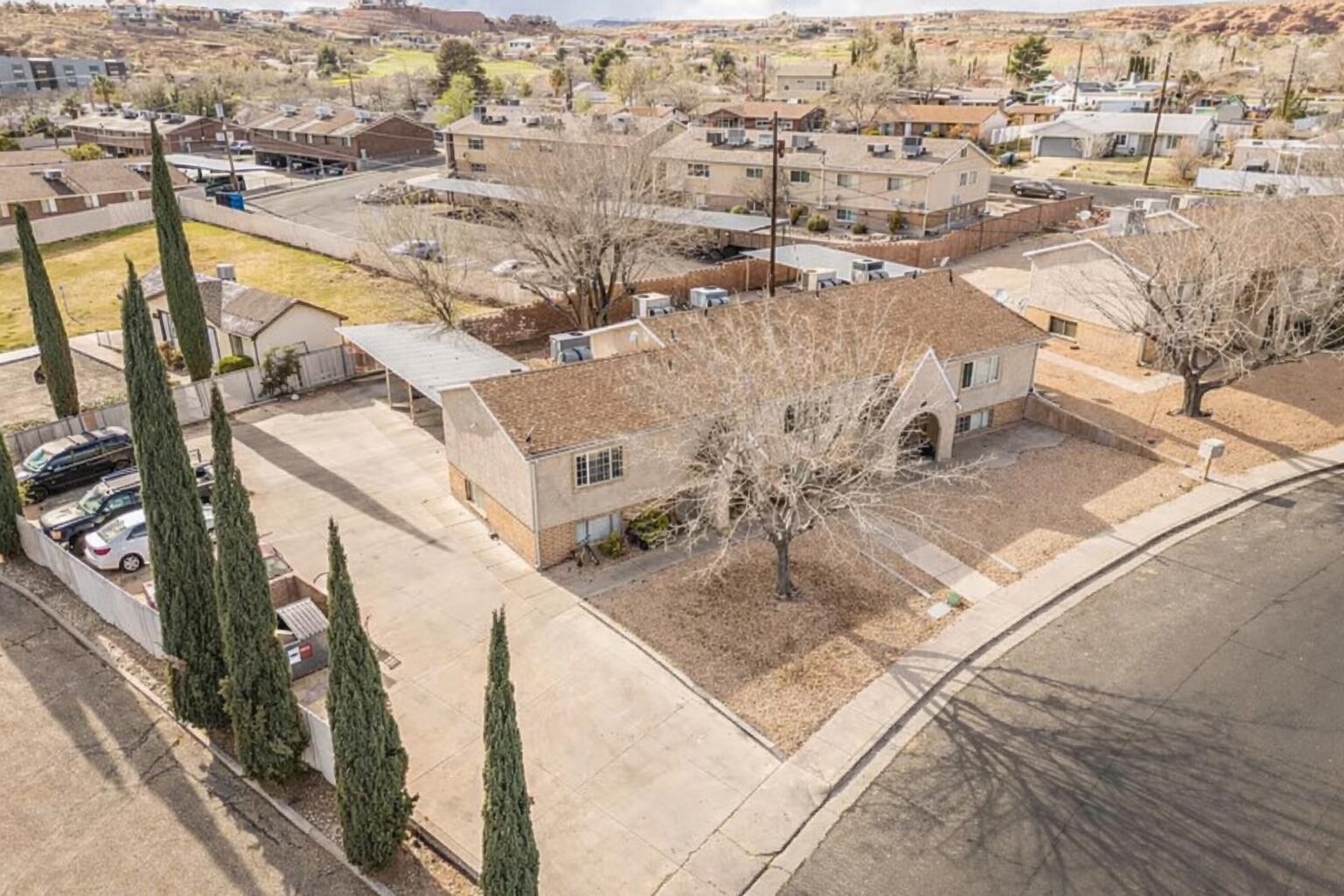 VISTA CONDOS - Residential