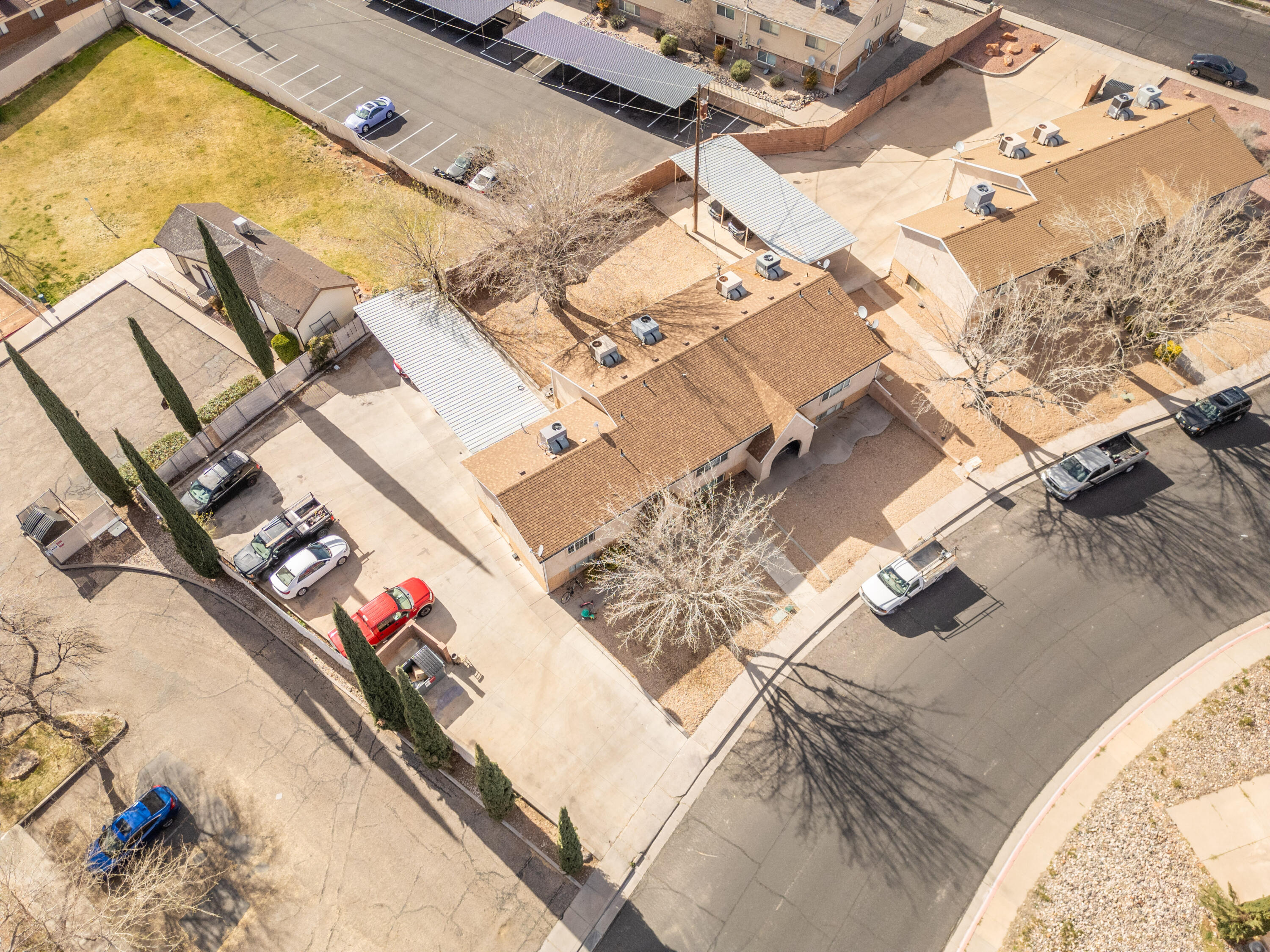 VISTA CONDOS - Residential