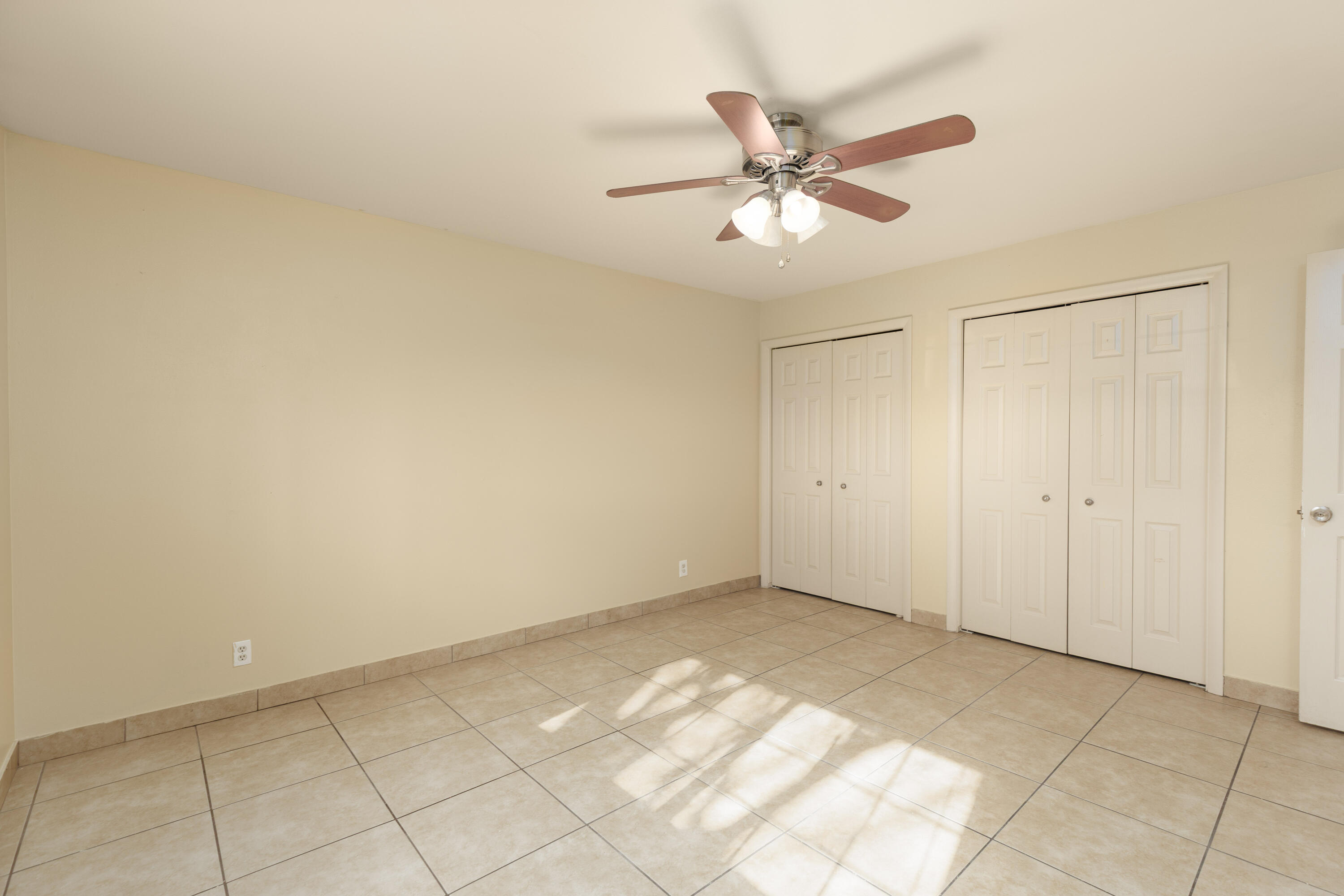 VISTA CONDOS - Residential