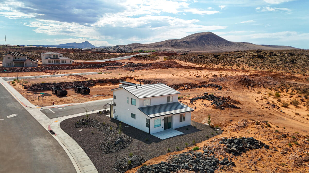 DESERT REFLECTION - Residential