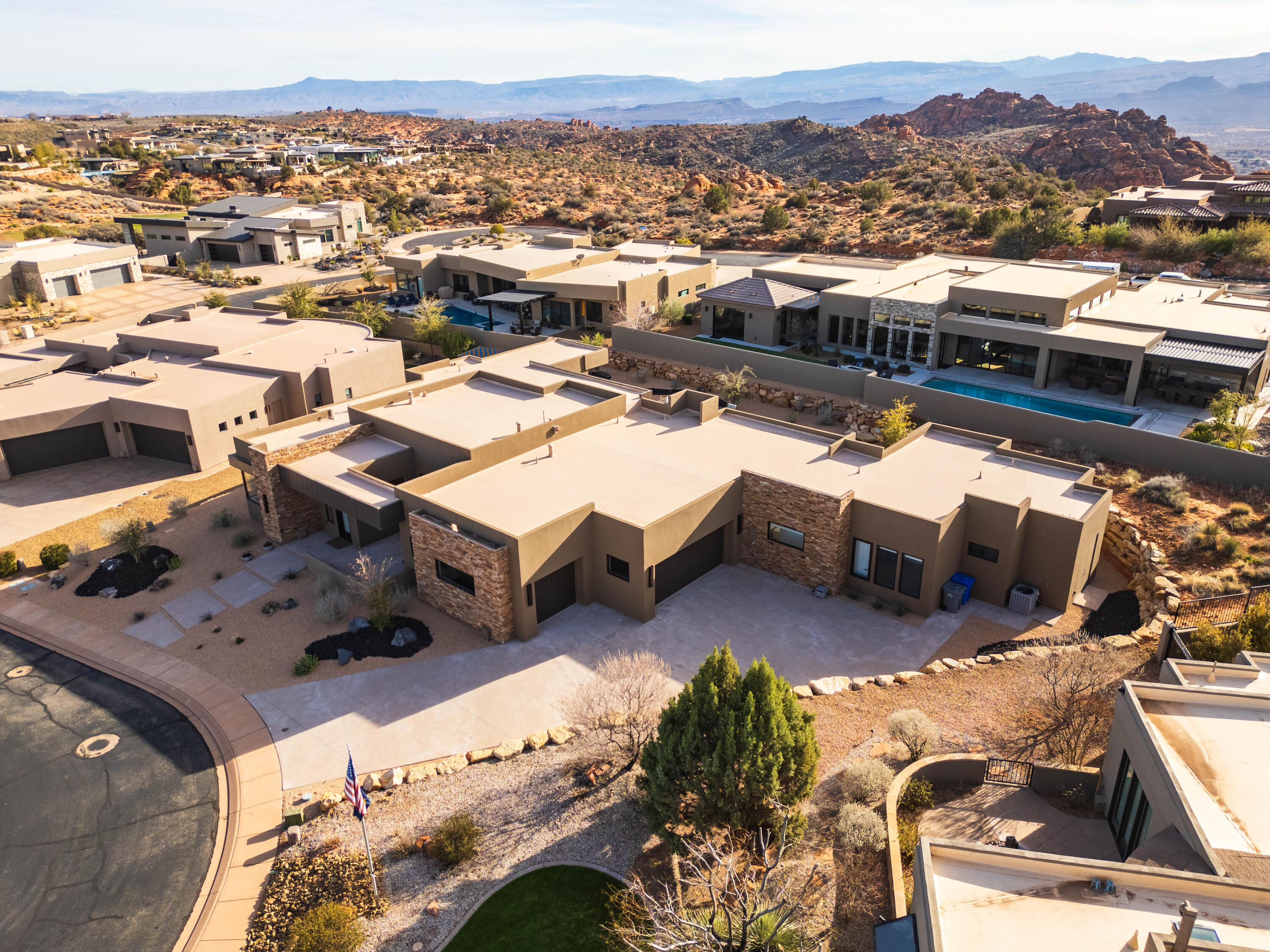 LEDGES OF ST GEORGE - Residential