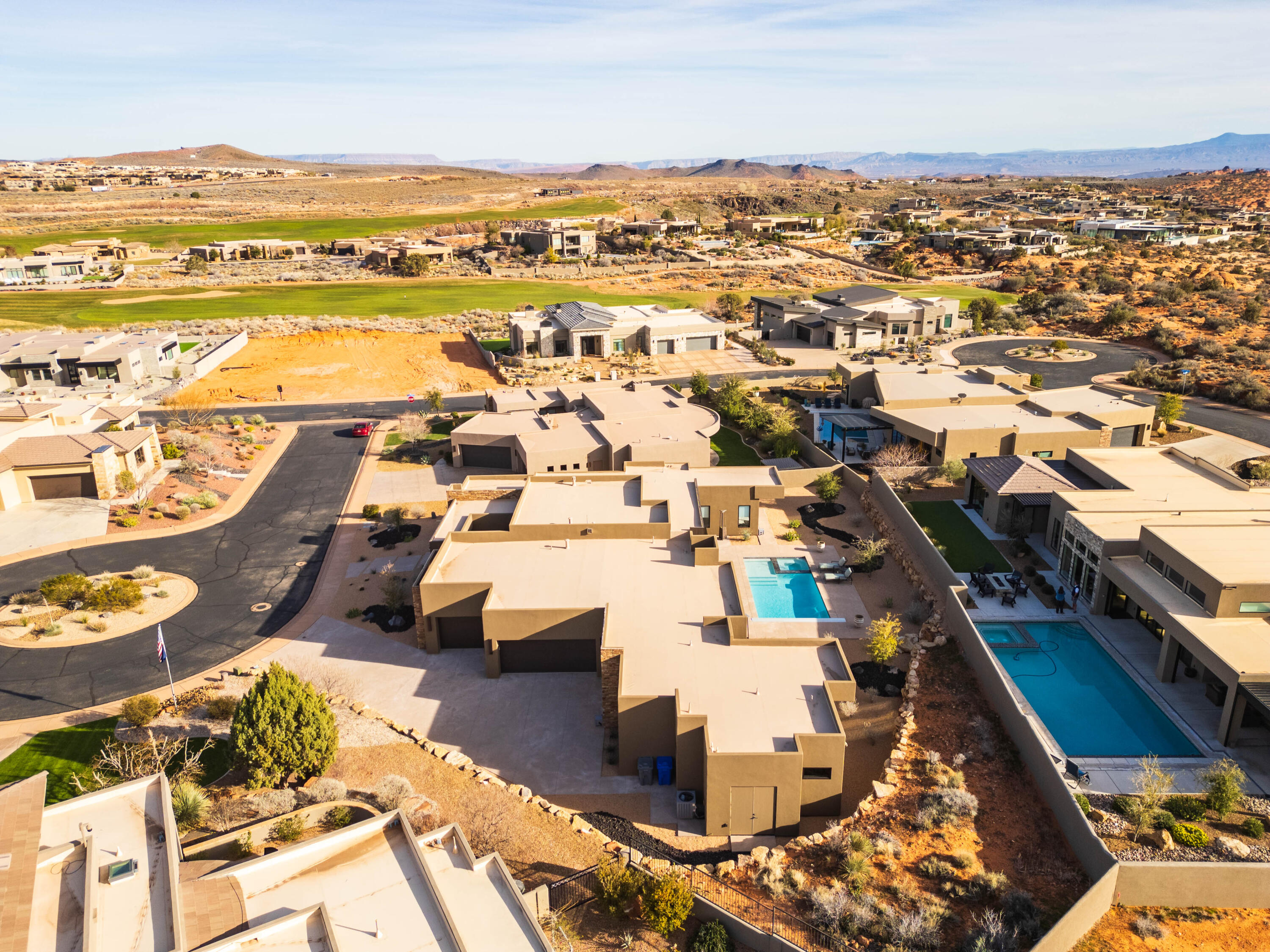 LEDGES OF ST GEORGE - Residential