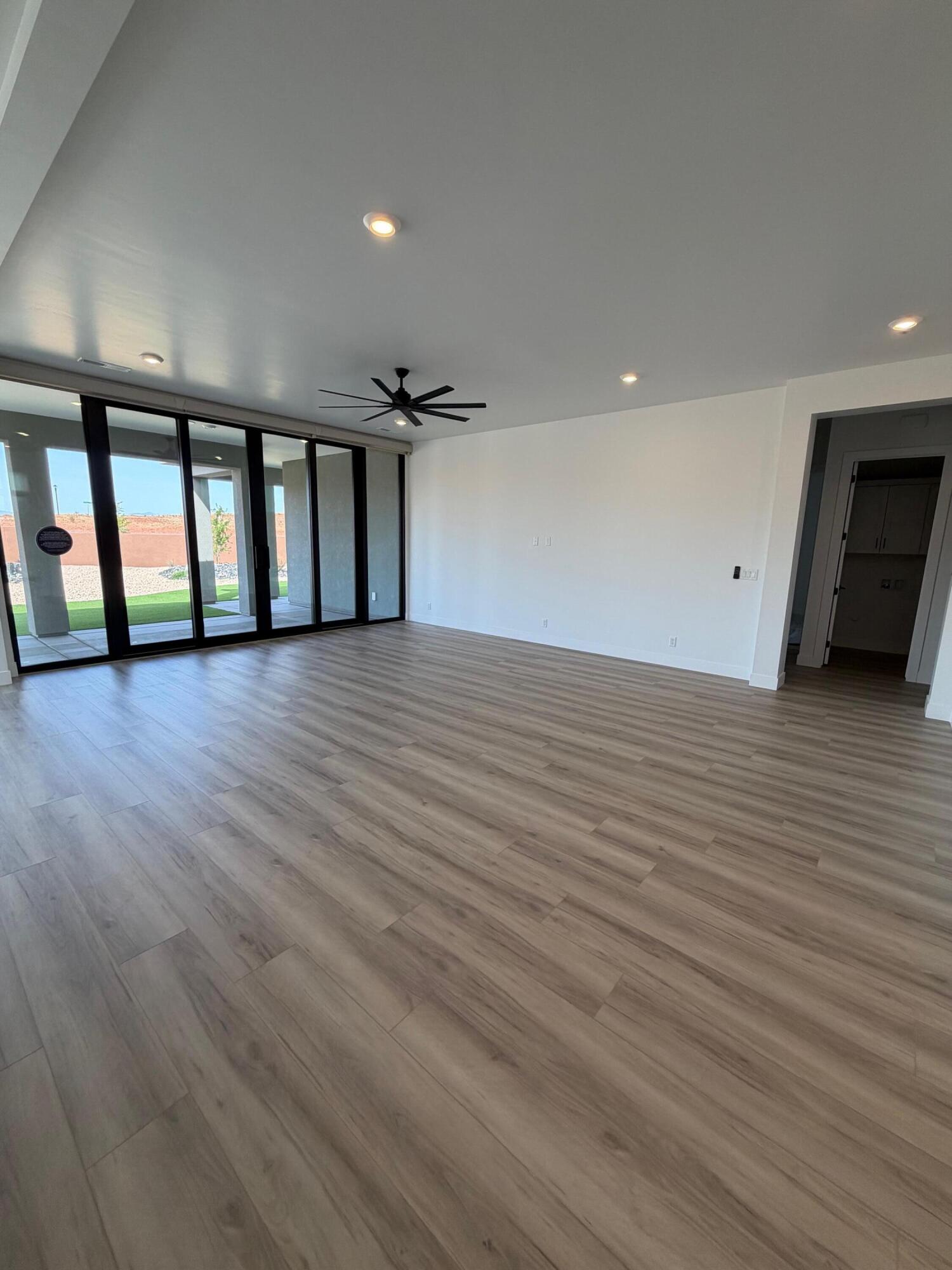 ESTATES AT SAND HOLLOW - Residential