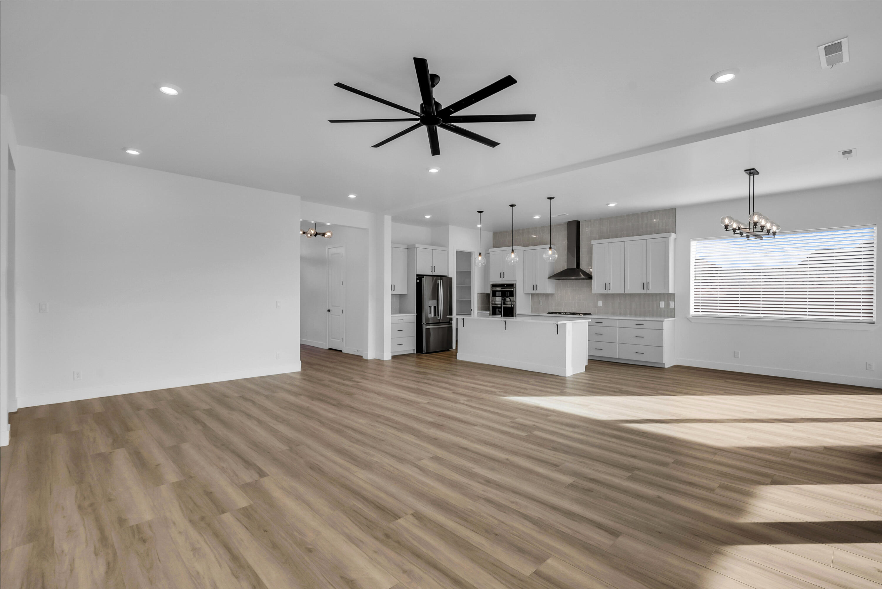 ESTATES AT SAND HOLLOW - Residential