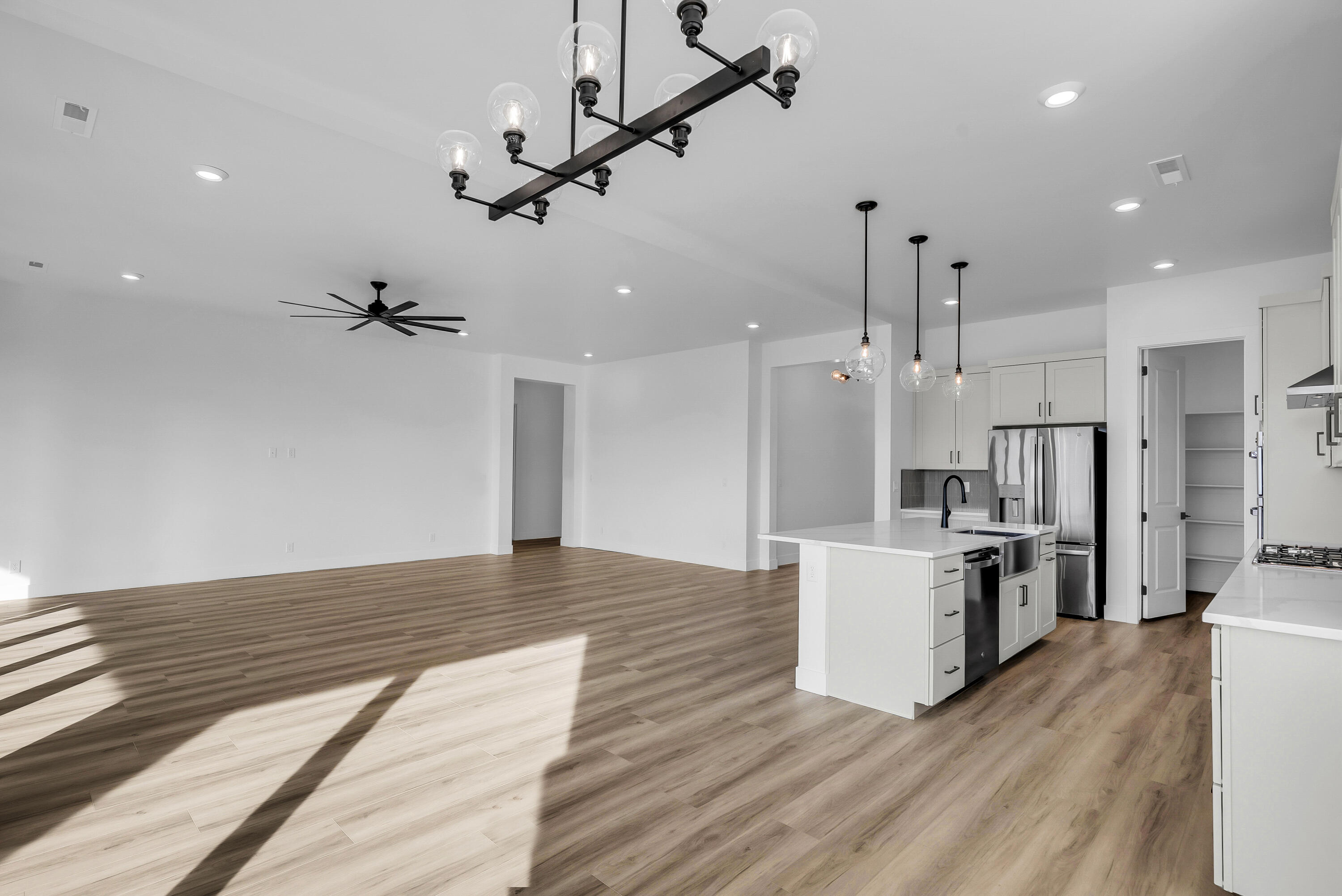 ESTATES AT SAND HOLLOW - Residential