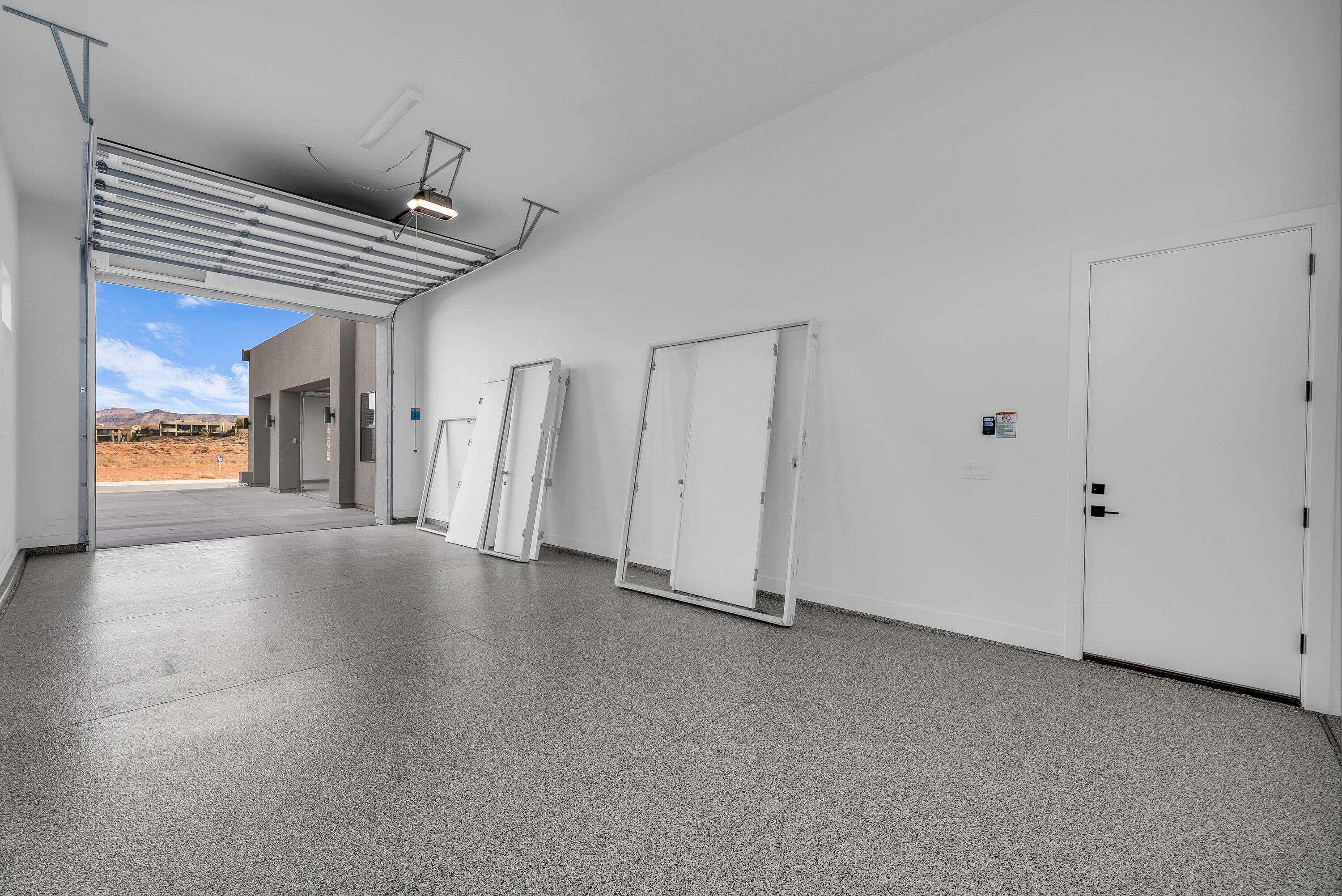 ESTATES AT SAND HOLLOW - Residential