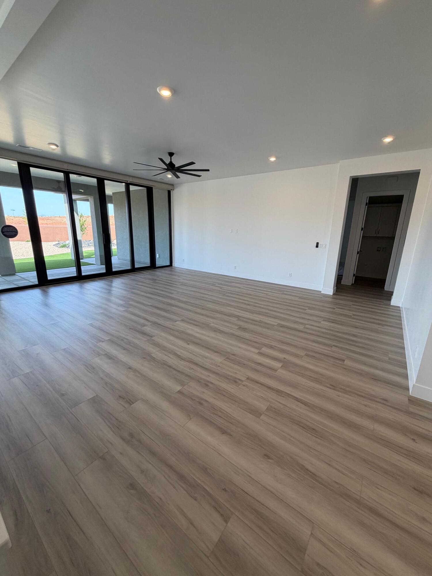 ESTATES AT SAND HOLLOW - Residential