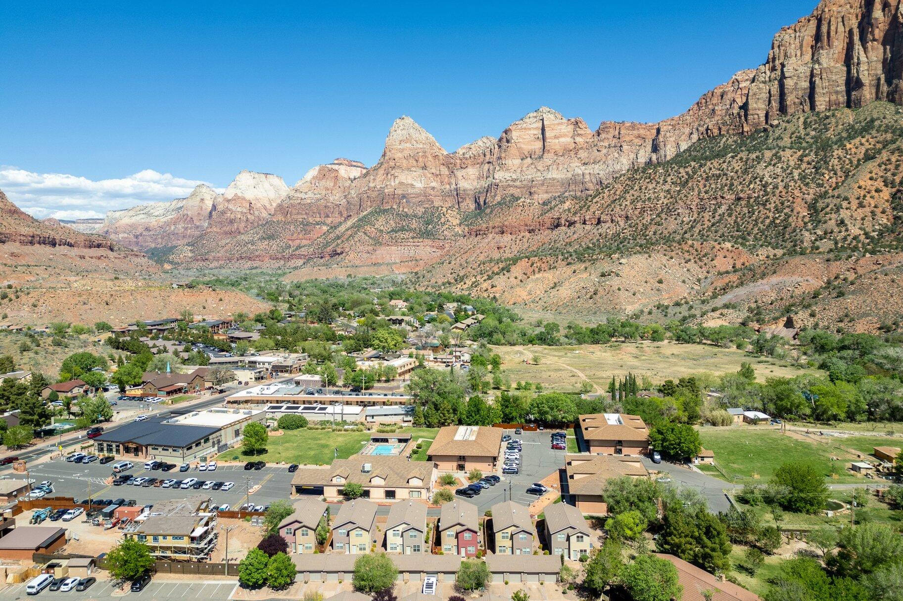 MOORE MINOR - Residential