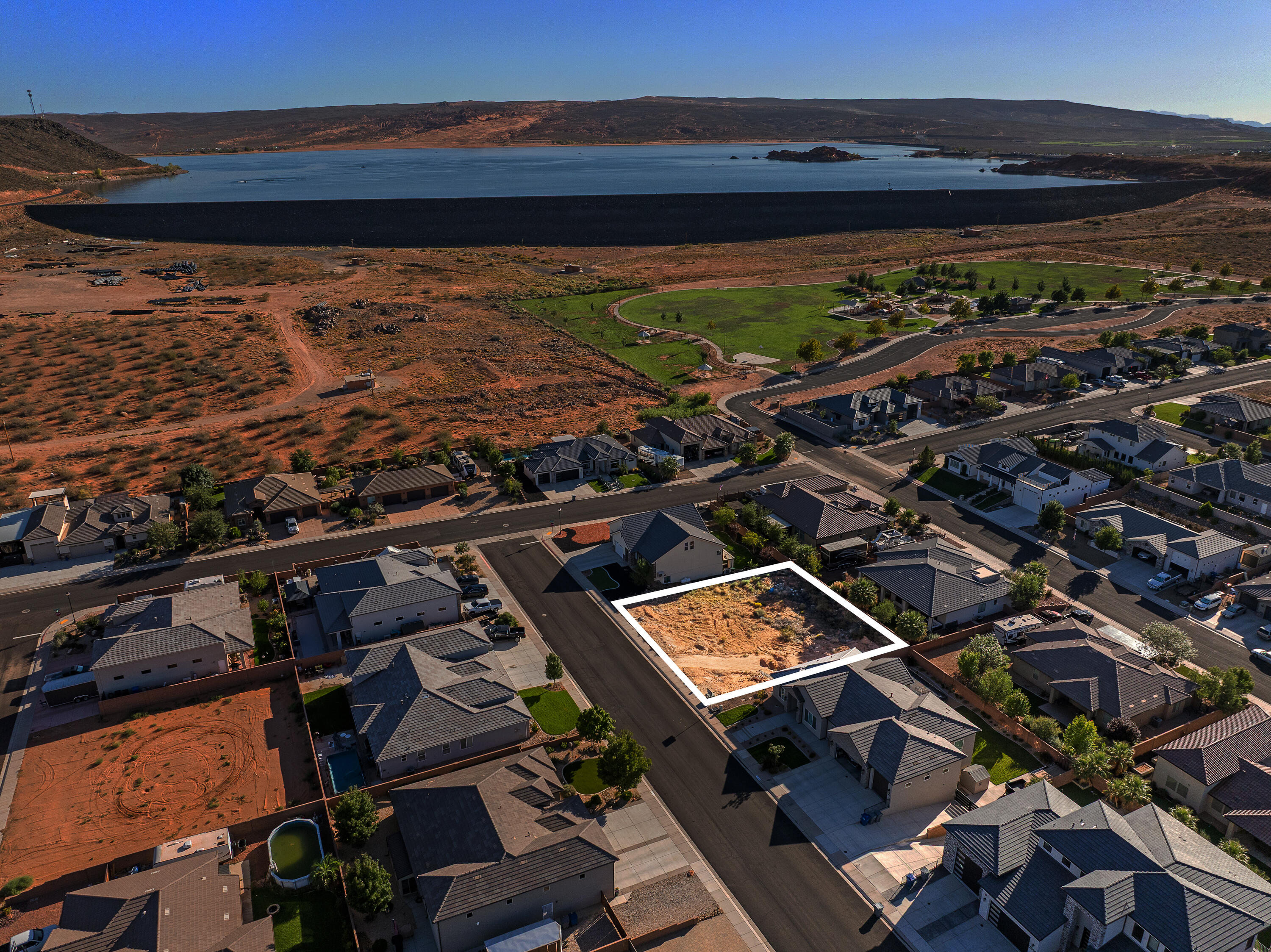 DIXIE SPRINGS - Land