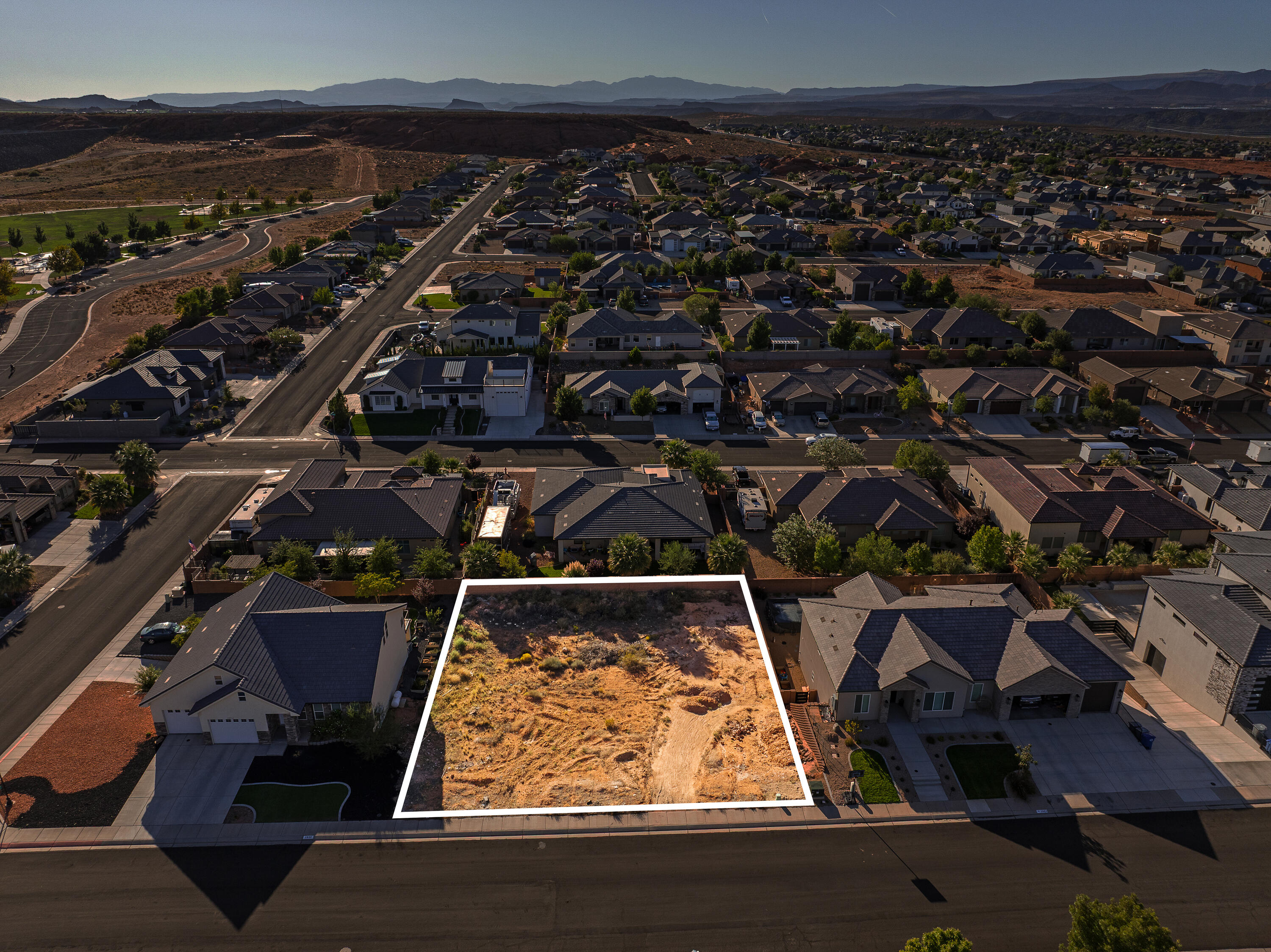 DIXIE SPRINGS - Land