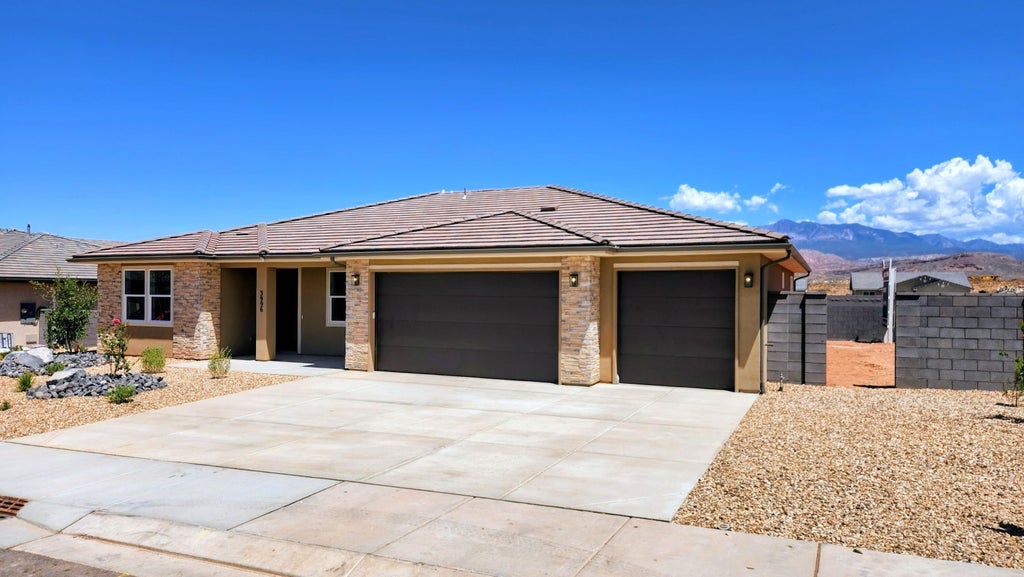 Photo of 3996 W 1500 S Lot 16 #Lot 16, Hurricane, UT 84737 (MLS # 26-273670)