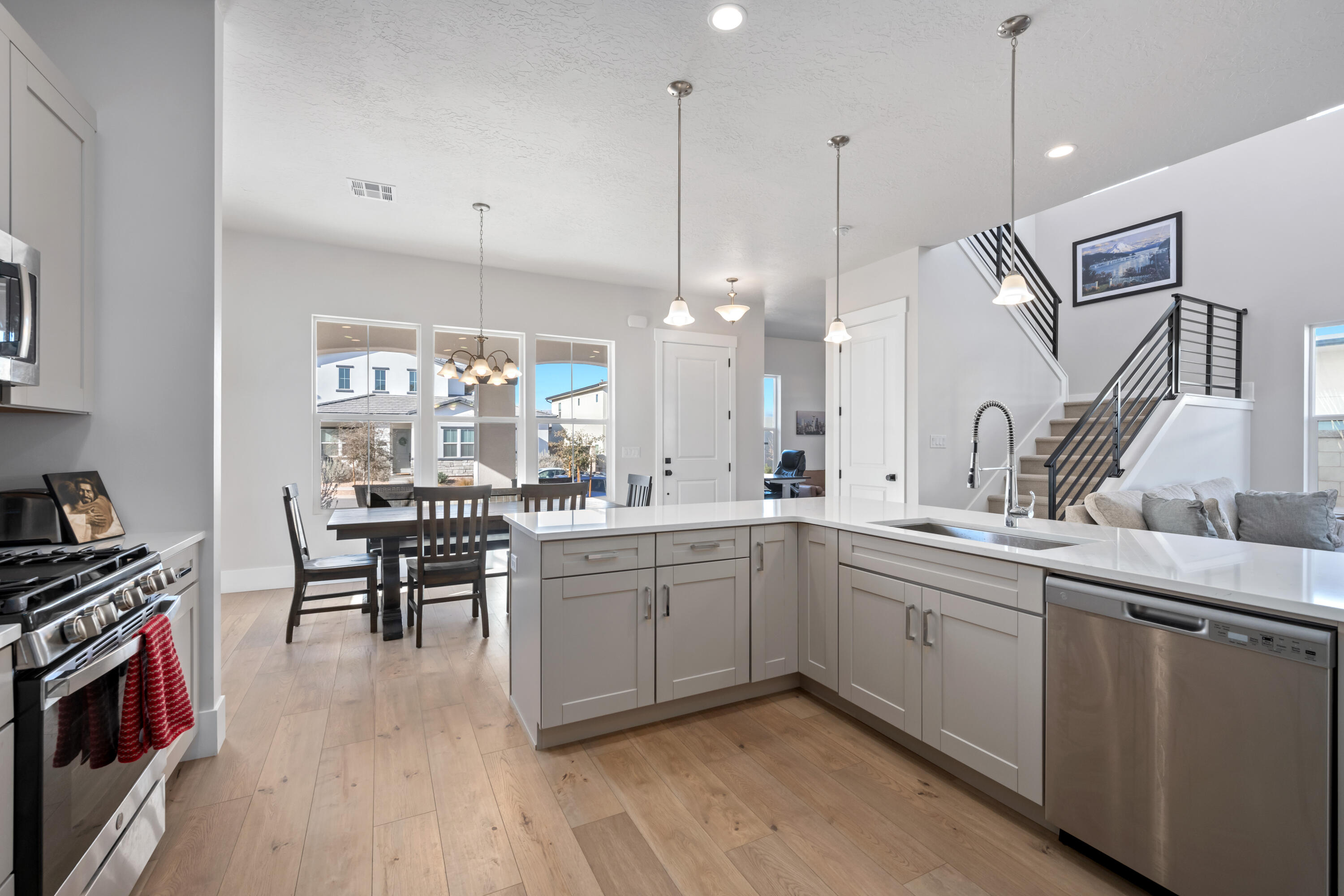 DESERT COLOR AUBURN HILLS - Residential