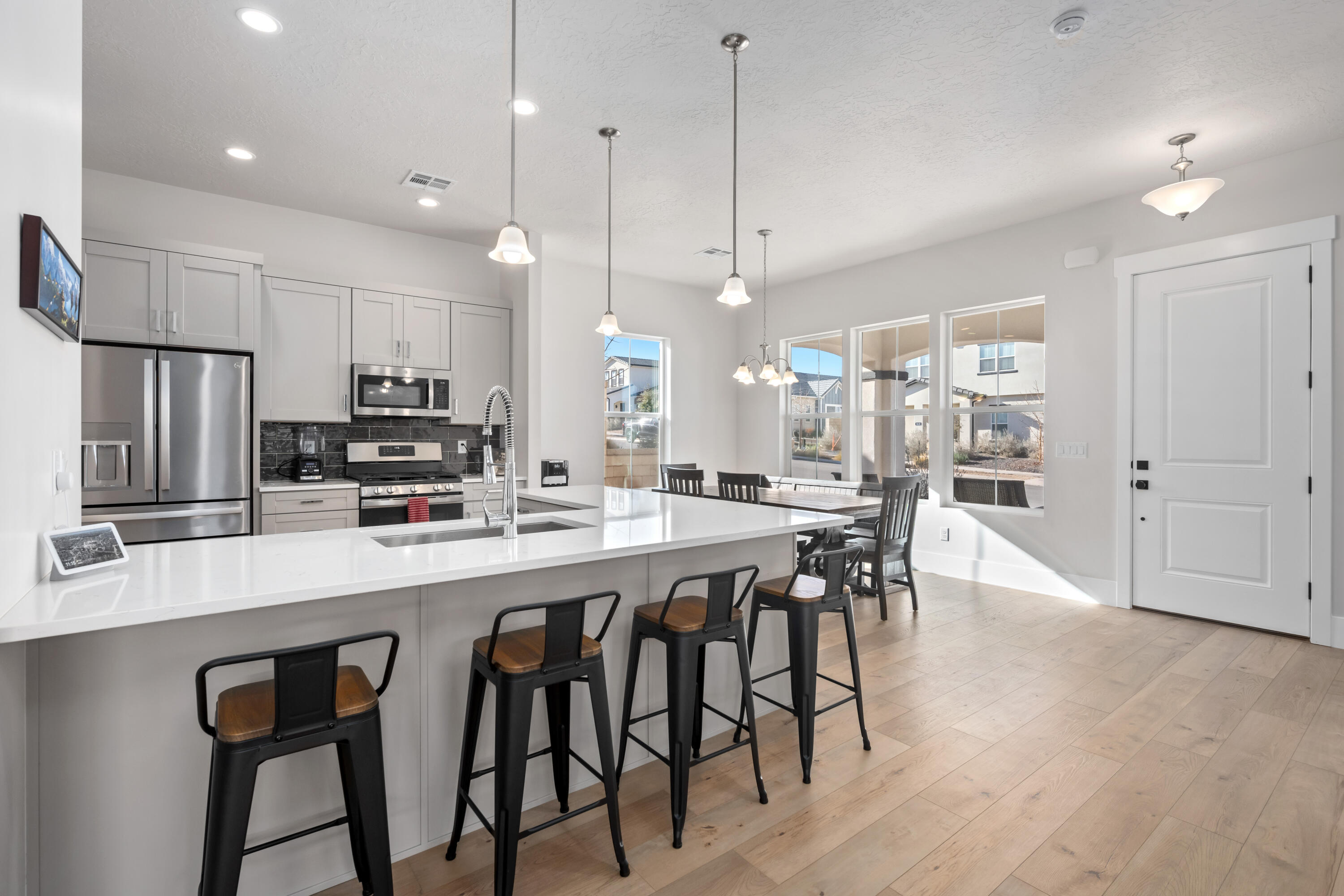 DESERT COLOR AUBURN HILLS - Residential
