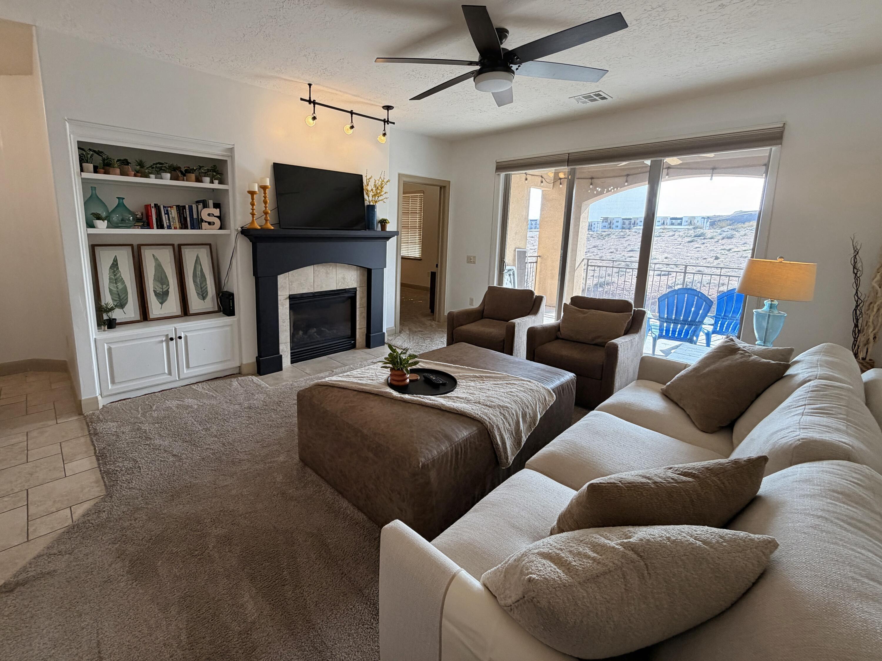 PELICAN HILLS CONDOMINIUMS - Residential