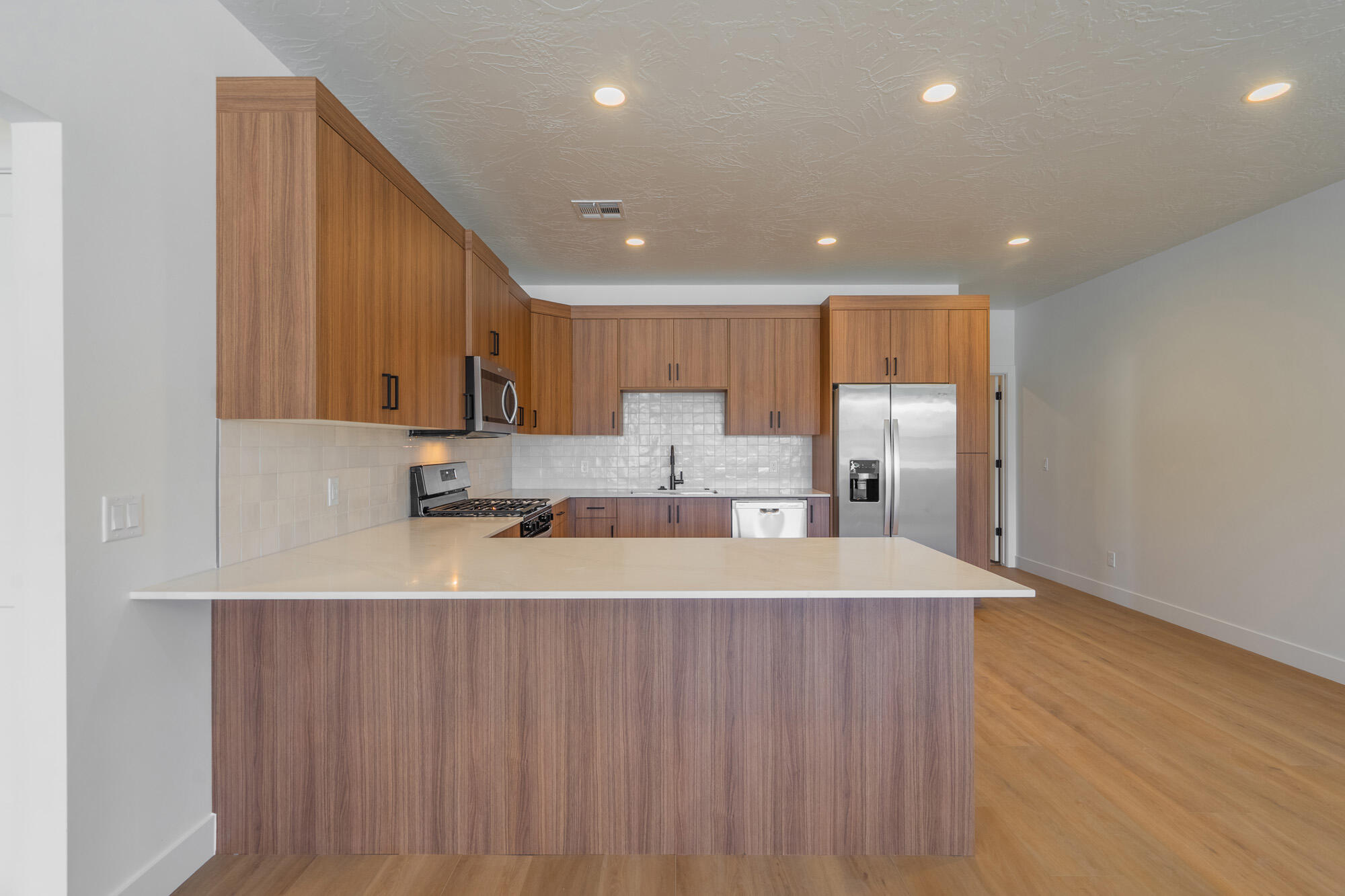 EVES GARDEN - Residential