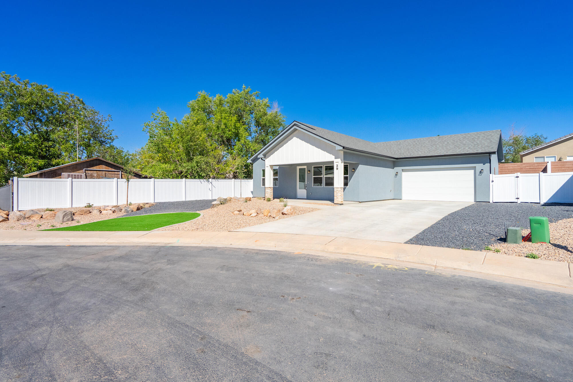 EVES GARDEN - Residential