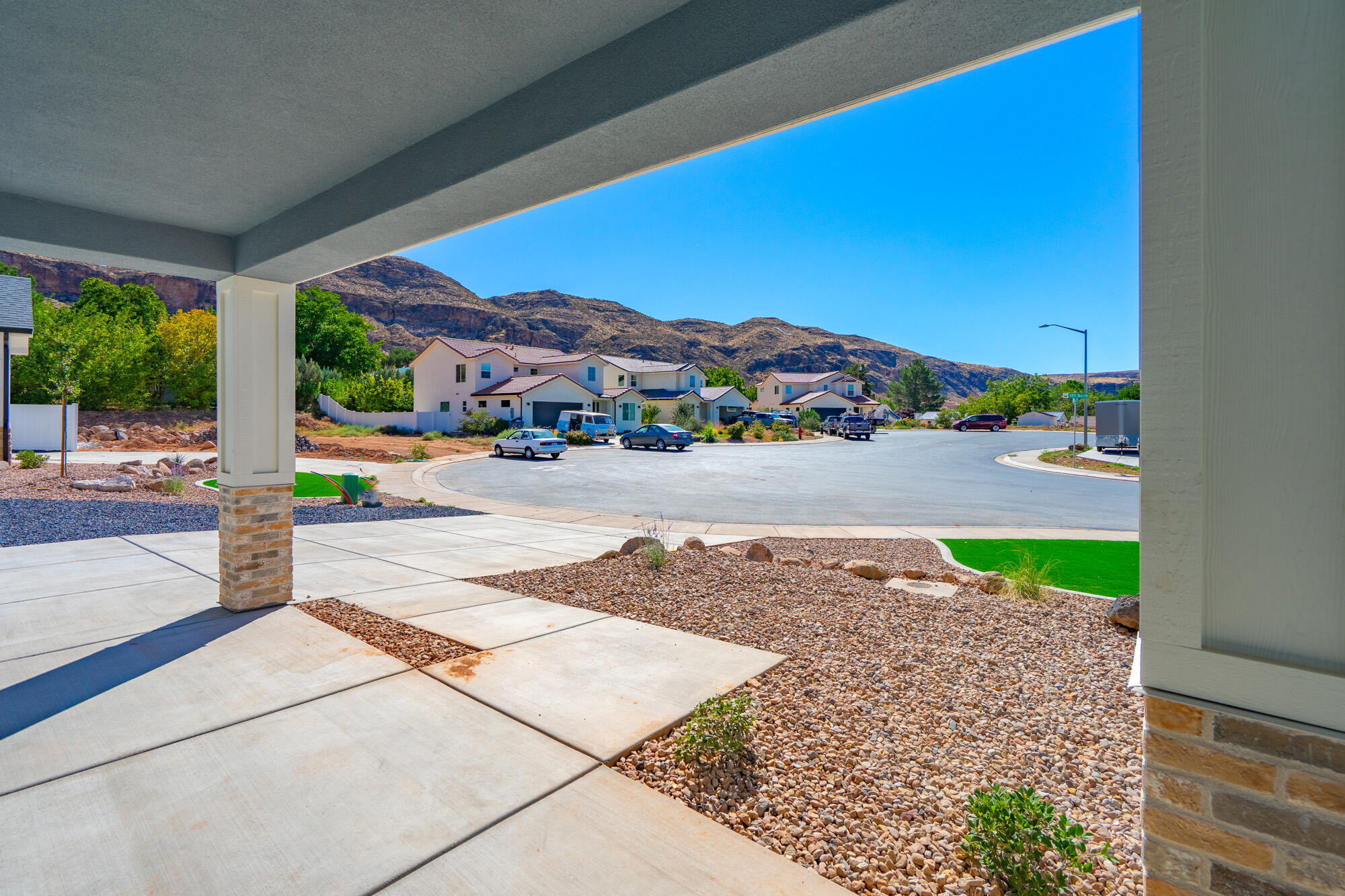 EVES GARDEN - Residential