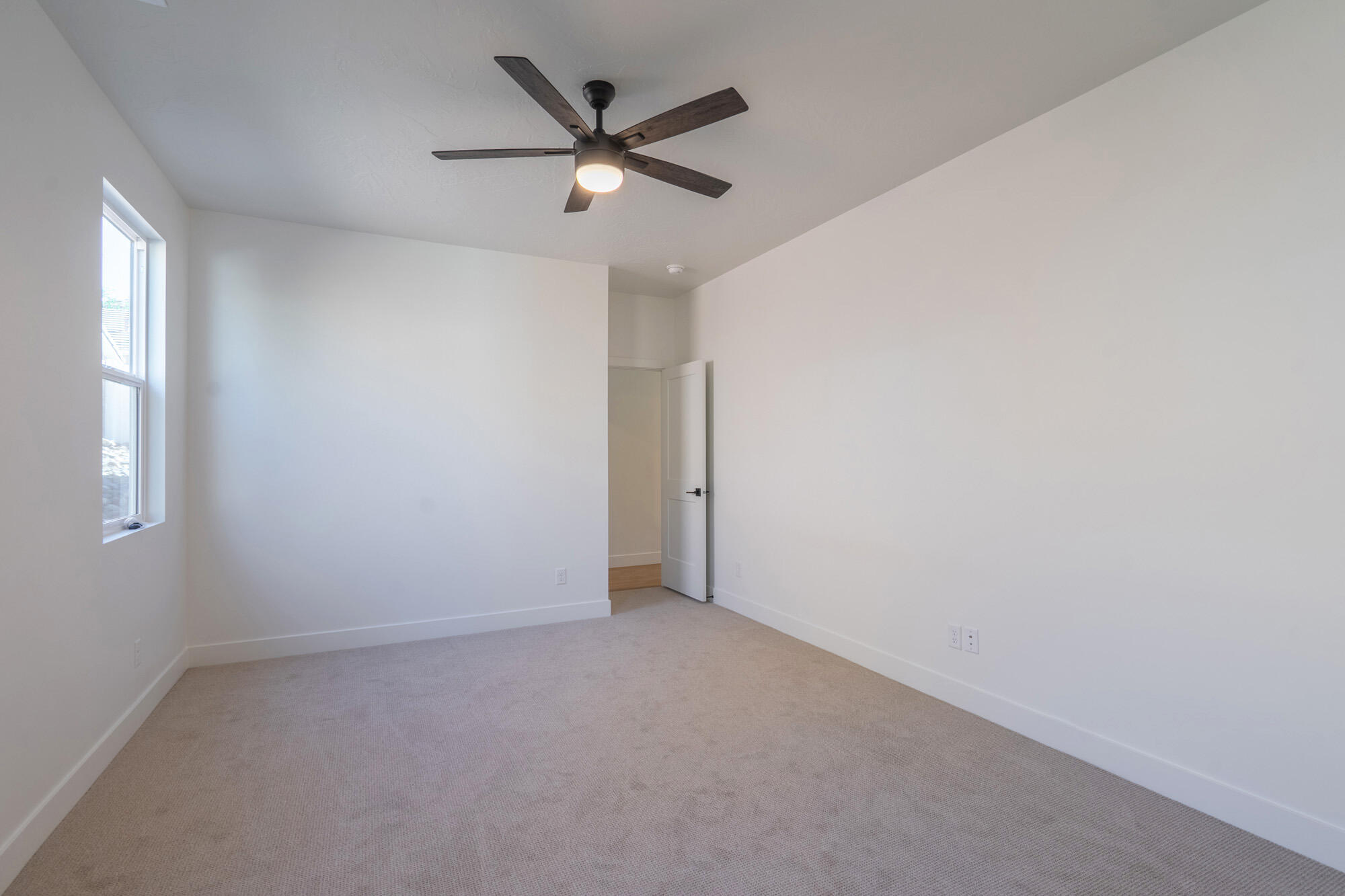 EVES GARDEN - Residential