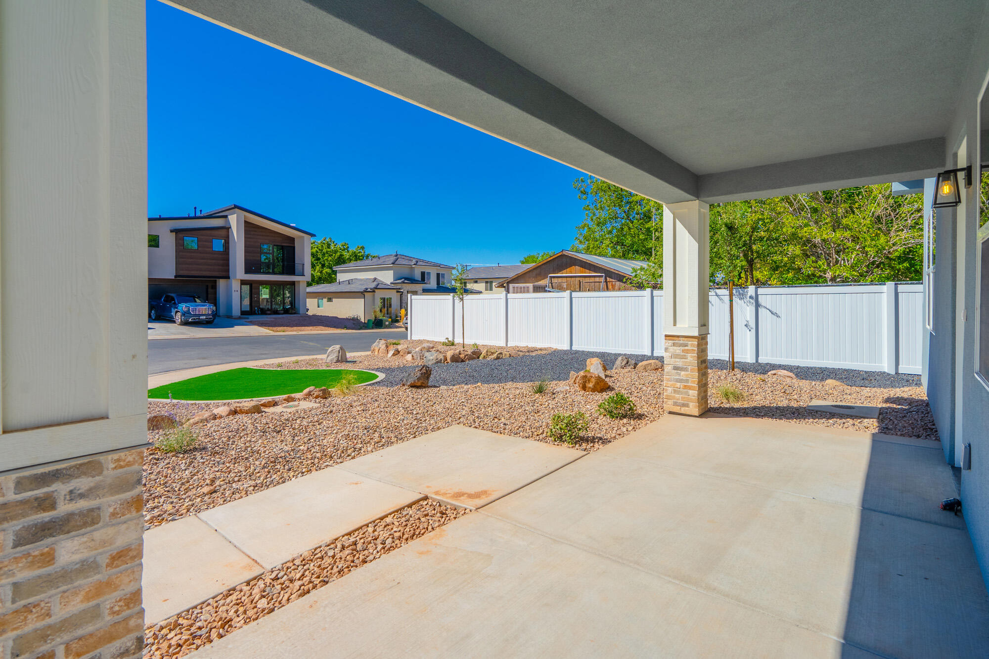 EVES GARDEN - Residential