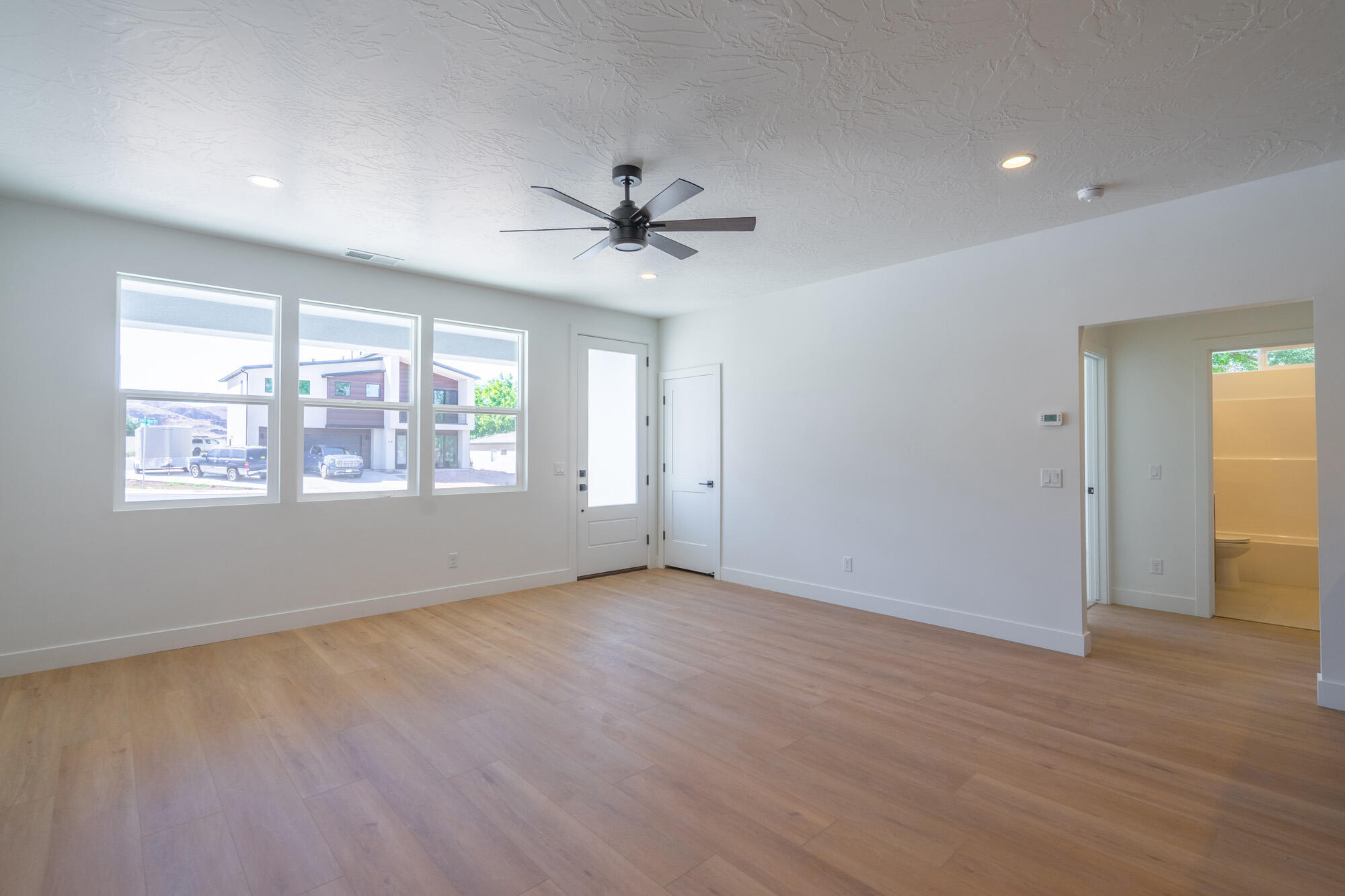 EVES GARDEN - Residential