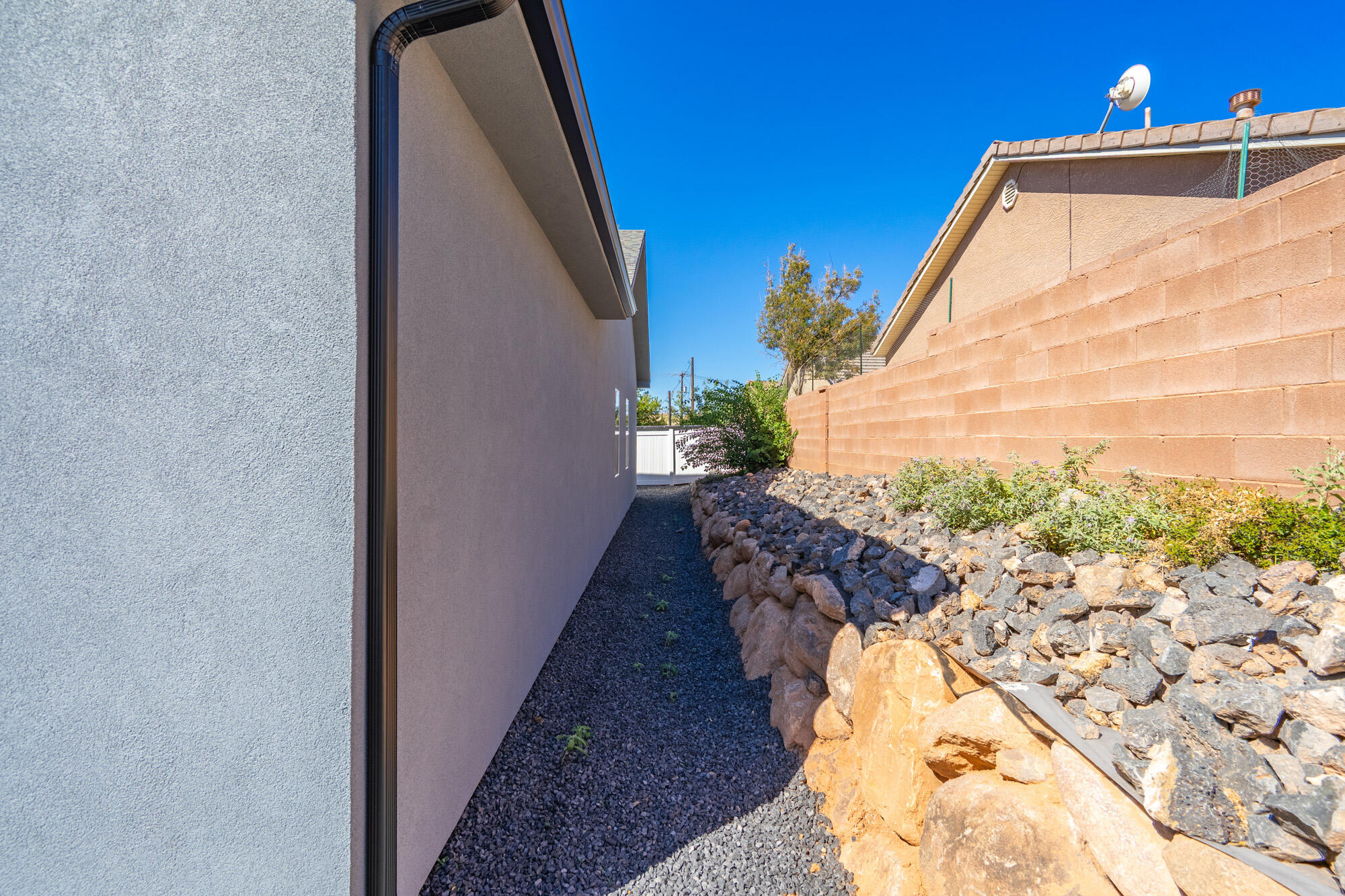 EVES GARDEN - Residential