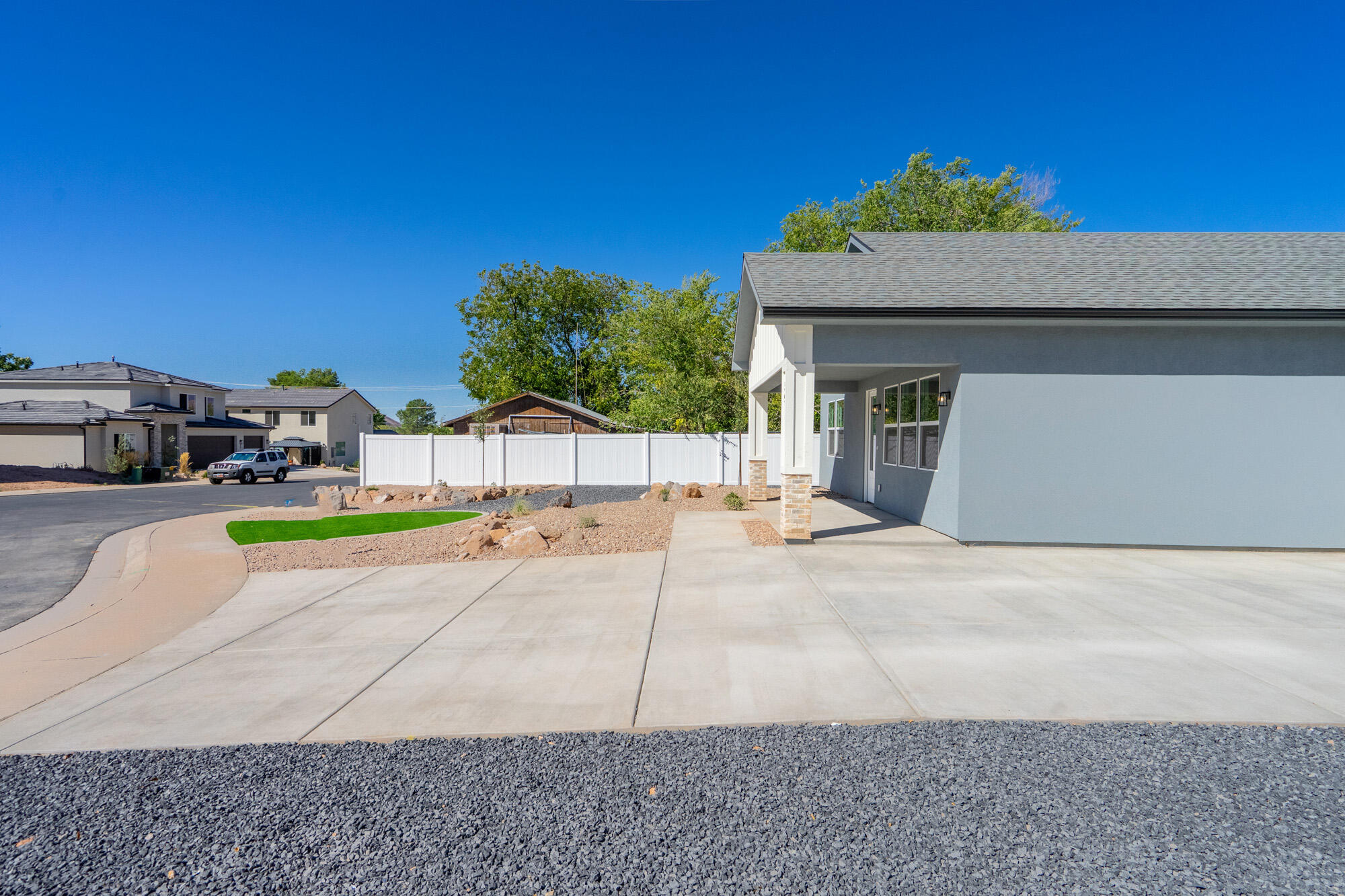 EVES GARDEN - Residential