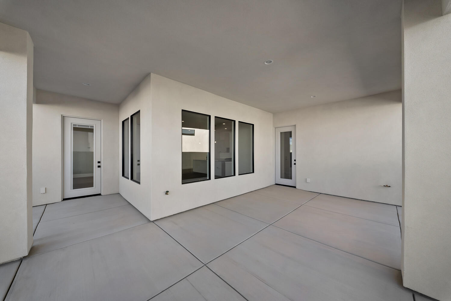 DESERT HORIZON - Residential