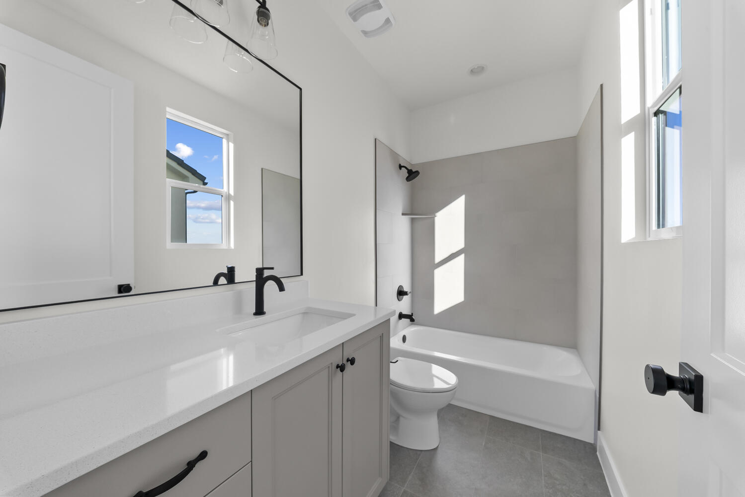 DESERT HORIZON - Residential