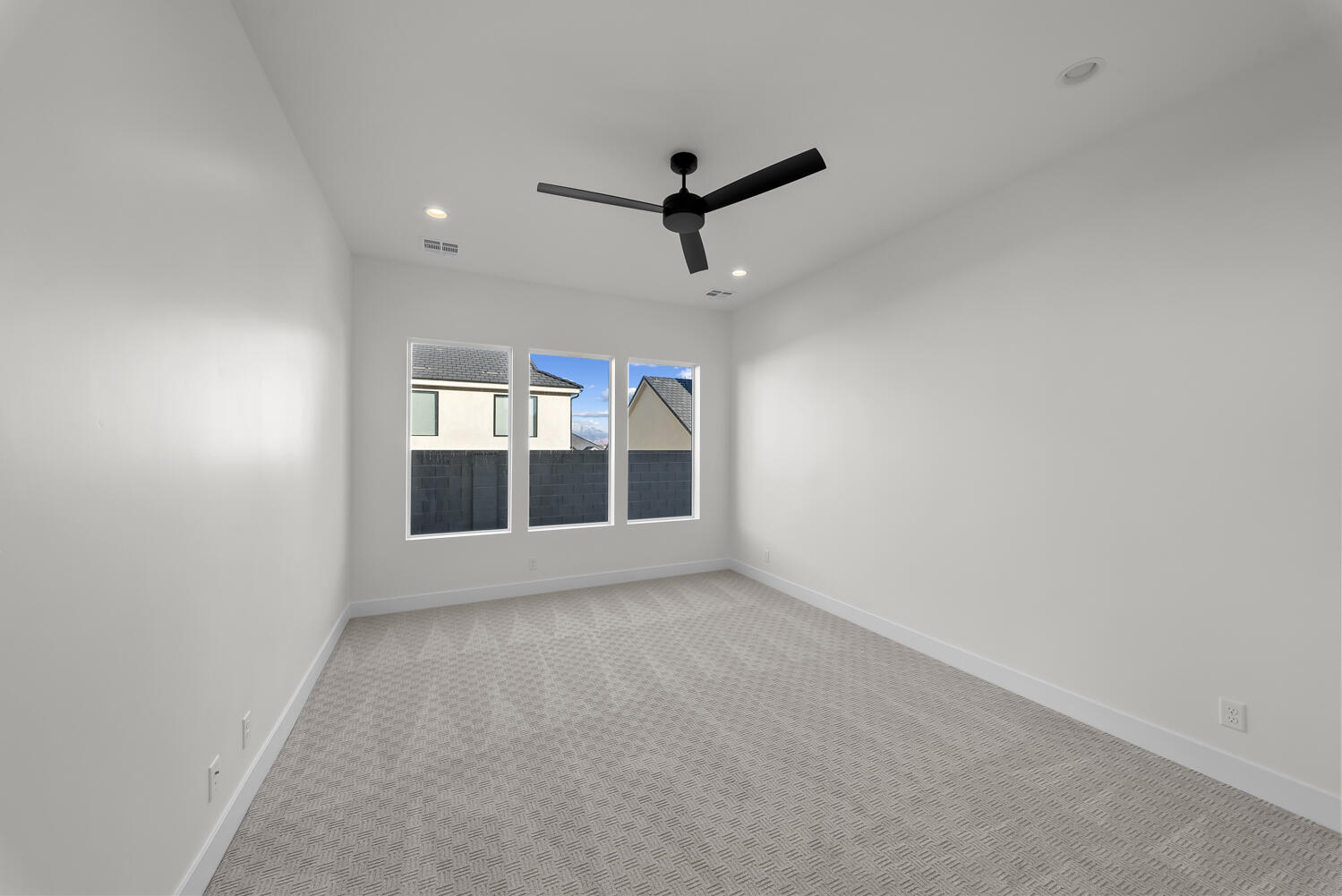 DESERT HORIZON - Residential