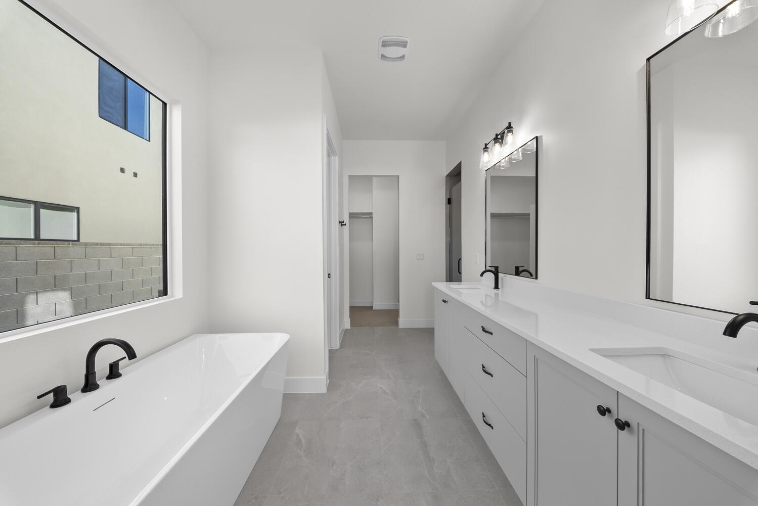 DESERT HORIZON - Residential