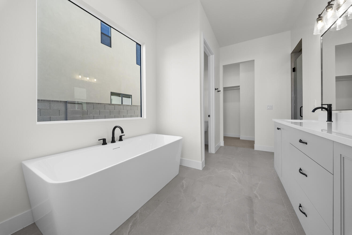 DESERT HORIZON - Residential