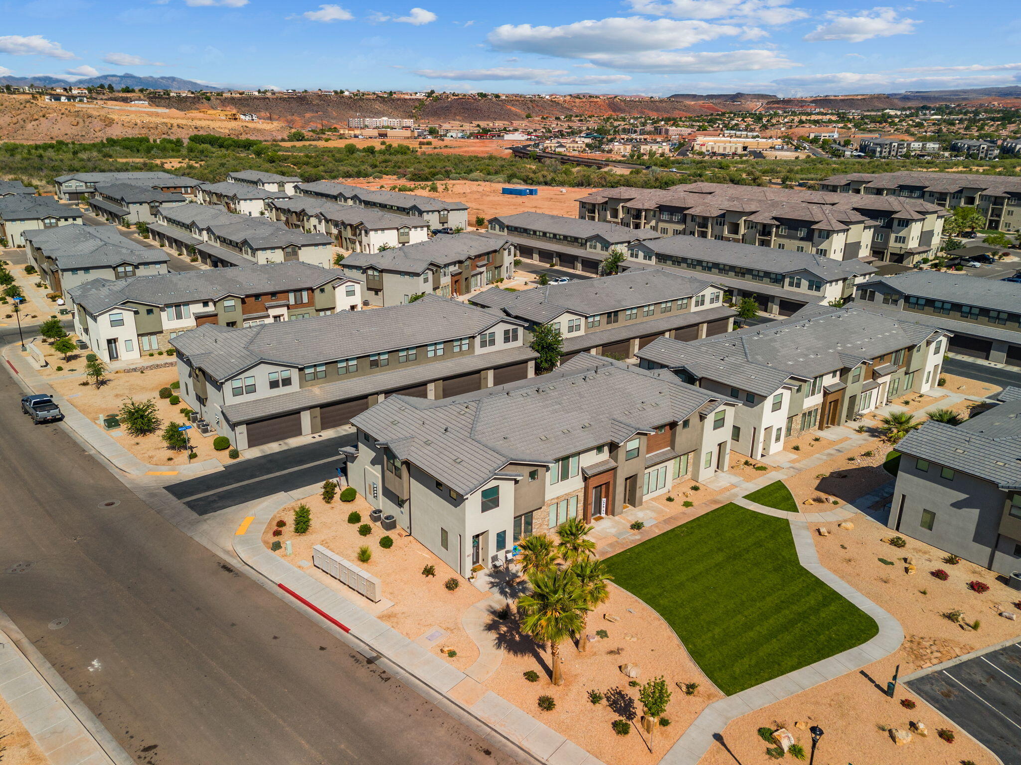 WOODLAND ESTATES TOWNHOMES - Residential