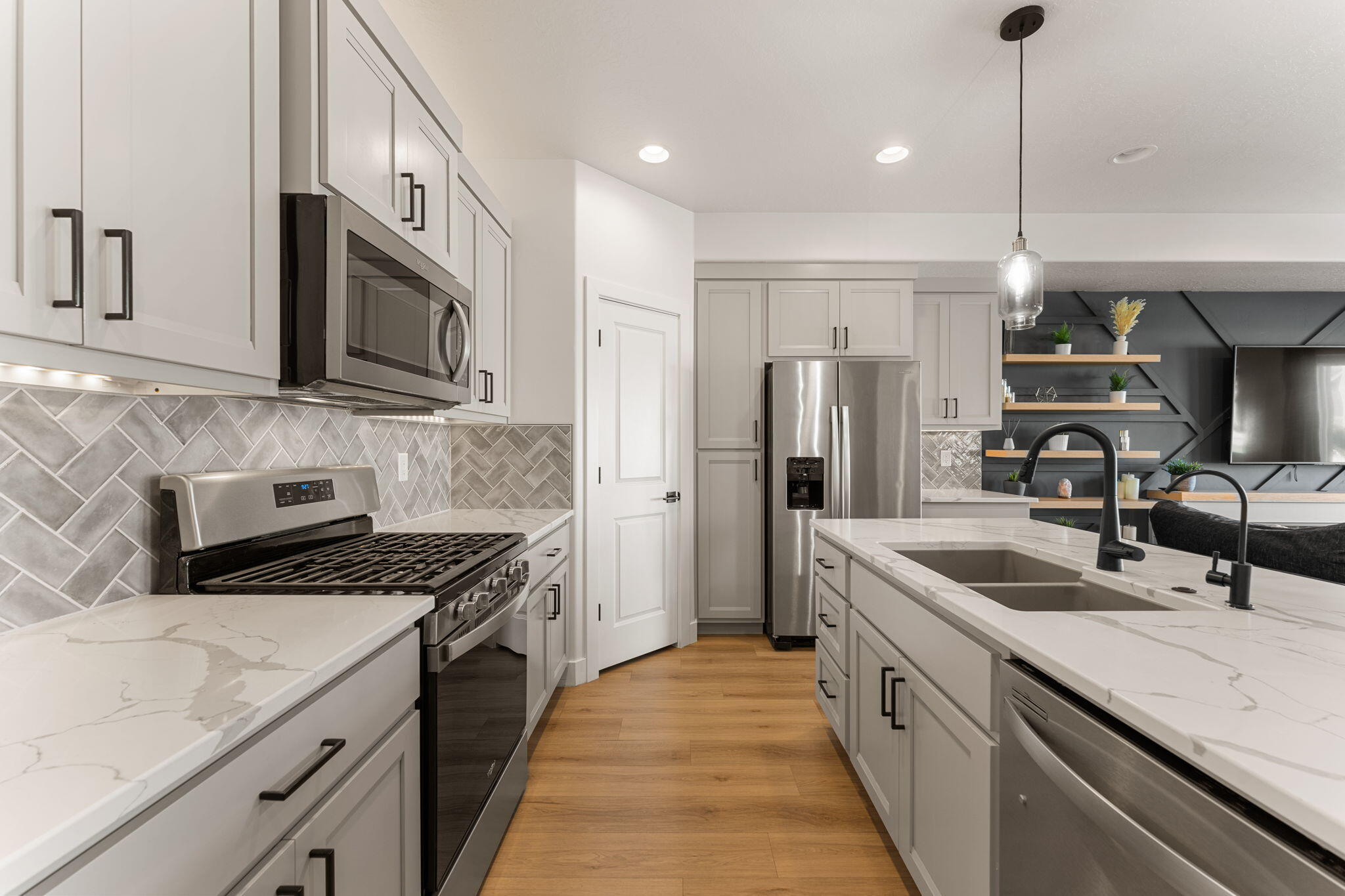 WOODLAND ESTATES TOWNHOMES - Residential