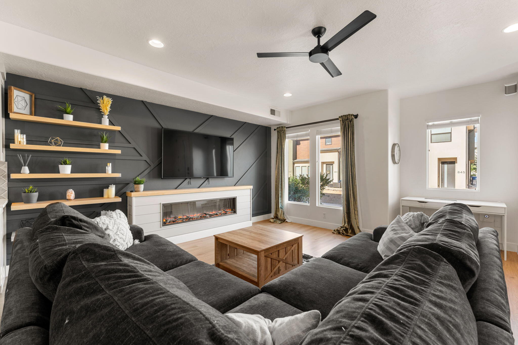 WOODLAND ESTATES TOWNHOMES - Residential