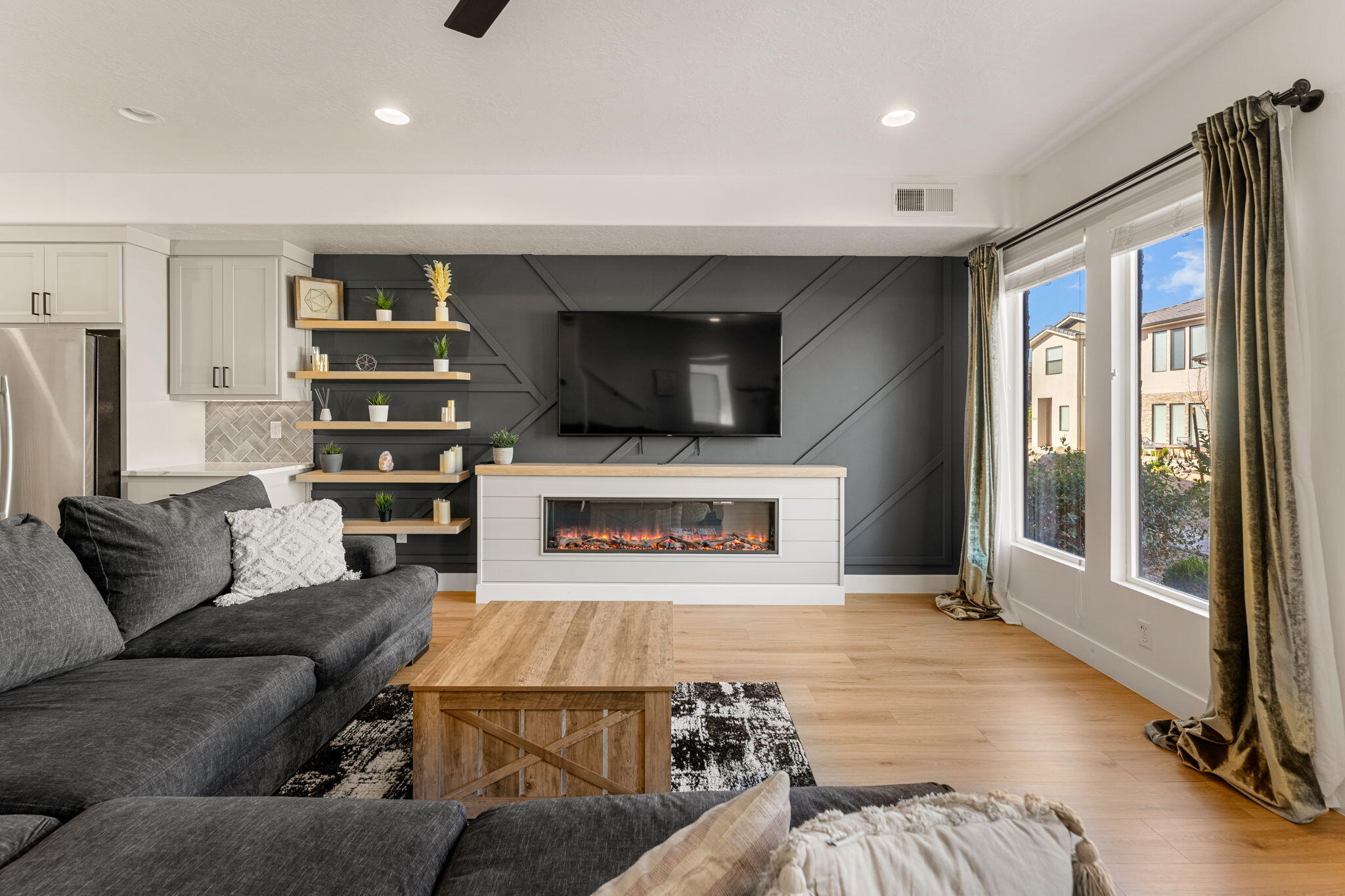 WOODLAND ESTATES TOWNHOMES - Residential