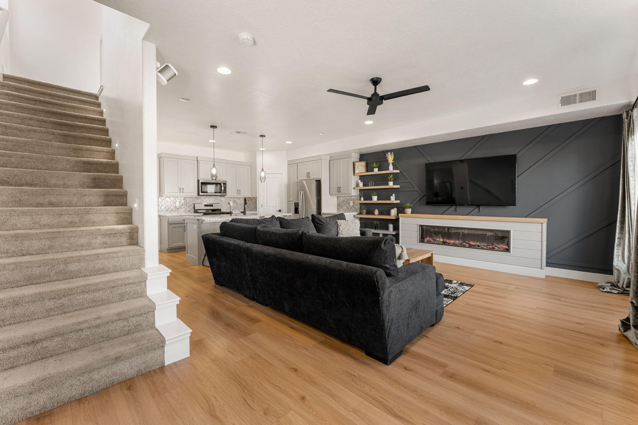 WOODLAND ESTATES TOWNHOMES - Residential