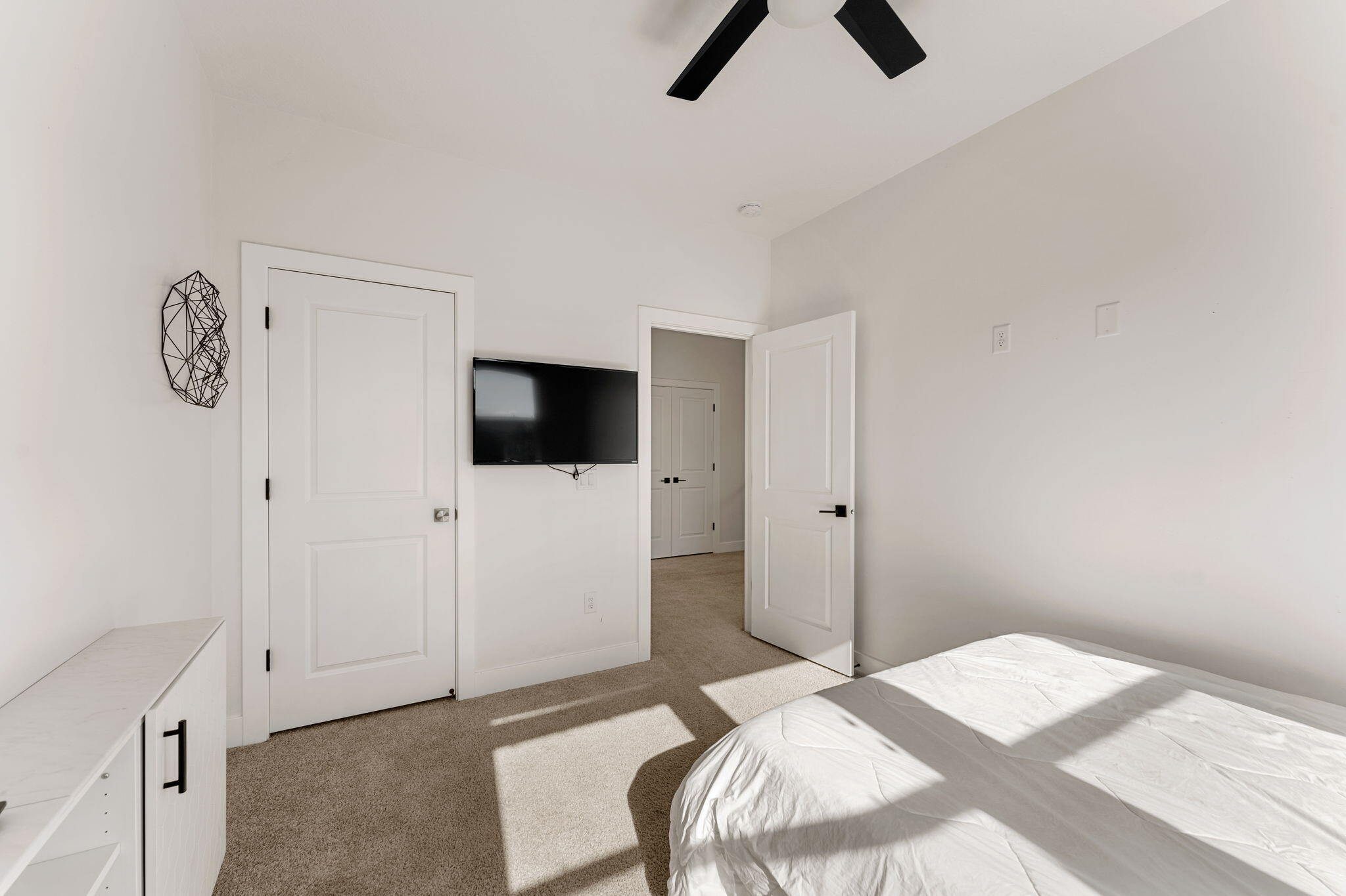 WOODLAND ESTATES TOWNHOMES - Residential