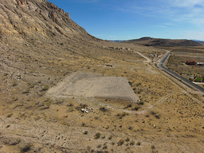 MOCCASIN FLATS - Land