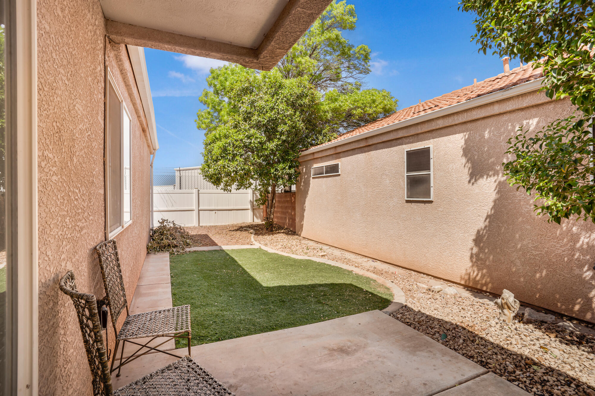 SHADOW CANYON - Residential