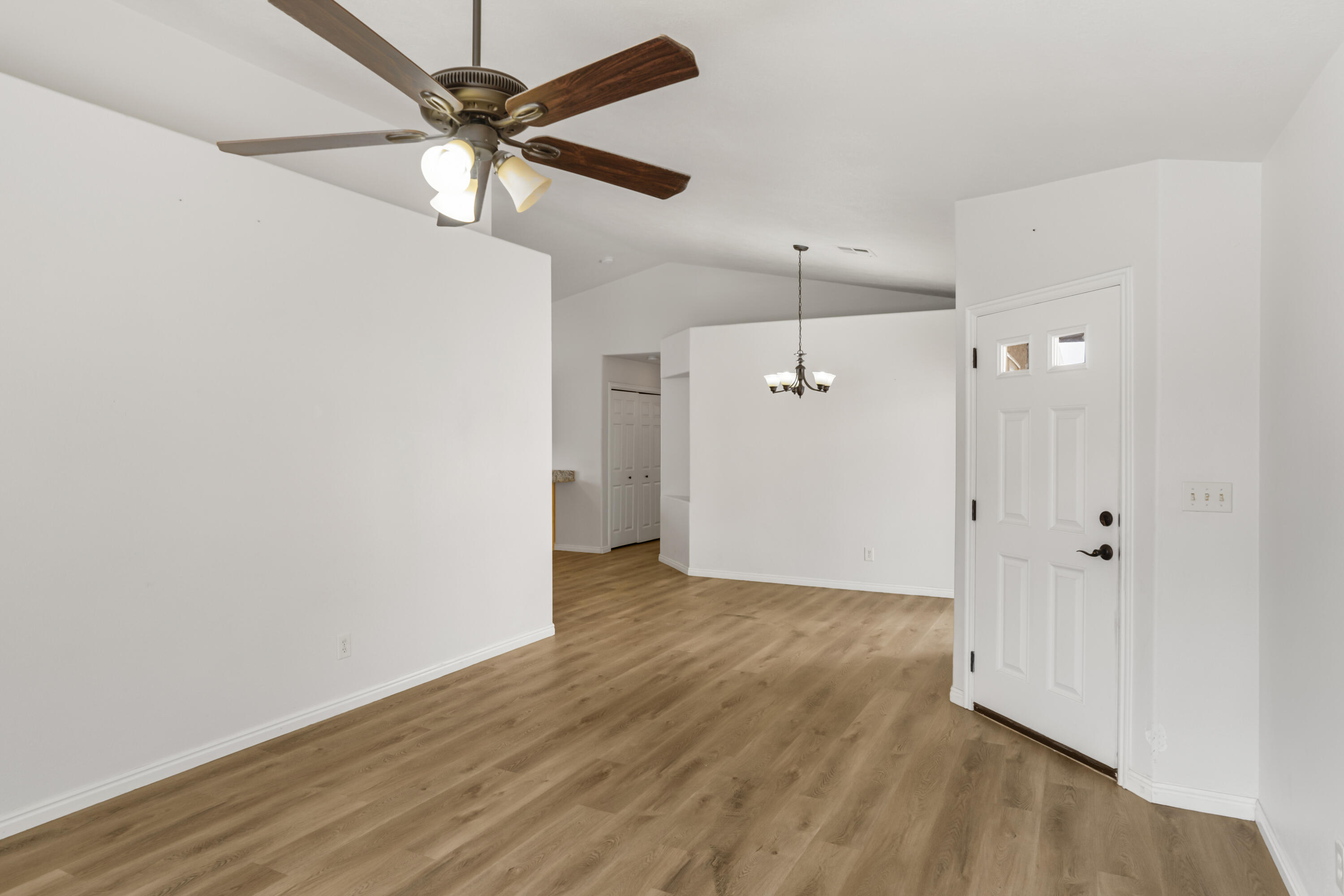 SHADOW CANYON - Residential