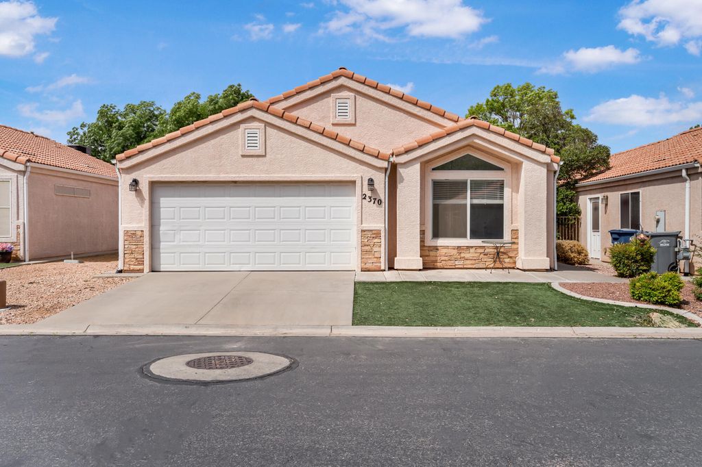 Photo of 2370 S 780 W, Hurricane, UT 84737 (MLS # 26-271303)