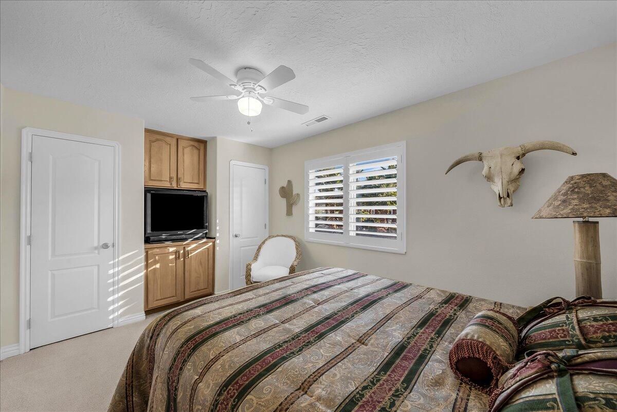 CRYSTAL LAKES TOWNHOMES - Residential