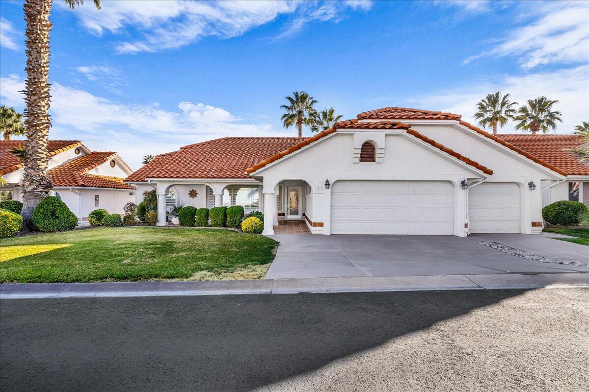 CRYSTAL LAKES TOWNHOMES - Residential