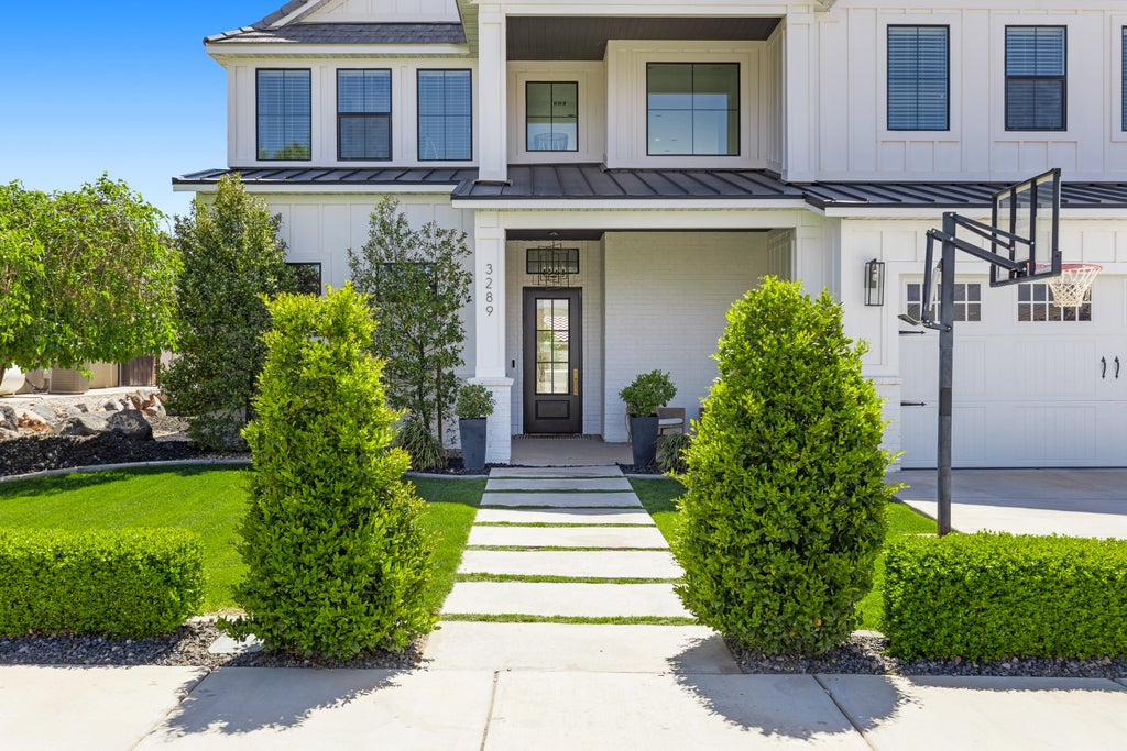 Photo of 3289 W 2530 S, Hurricane, UT 84737 (MLS # 26-275030)